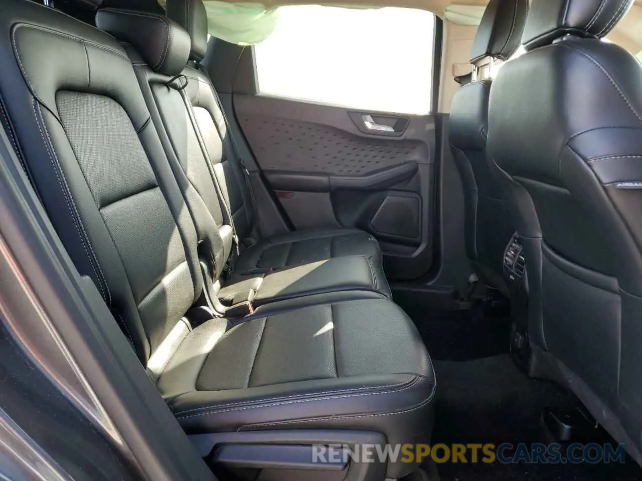 10 Фотография поврежденного автомобиля 1FMCU9H60LUA81072 FORD ESCAPE 2020