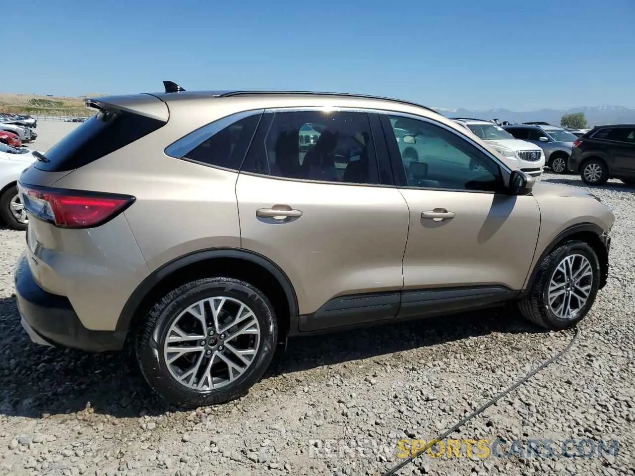 3 Фотография поврежденного автомобиля 1FMCU9H61LUB09333 FORD ESCAPE 2020