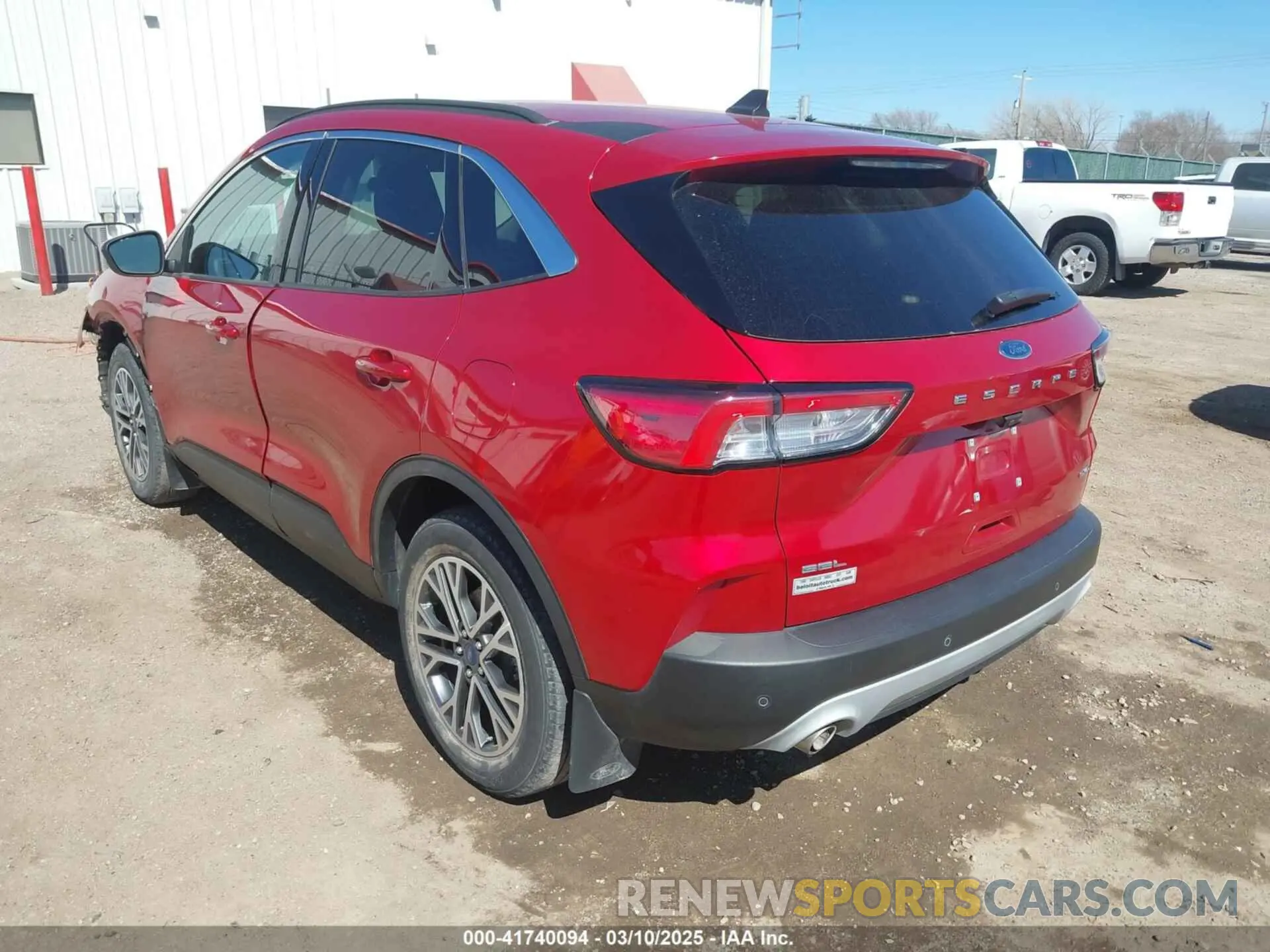 3 Фотография поврежденного автомобиля 1FMCU9H61LUC51147 FORD ESCAPE 2020
