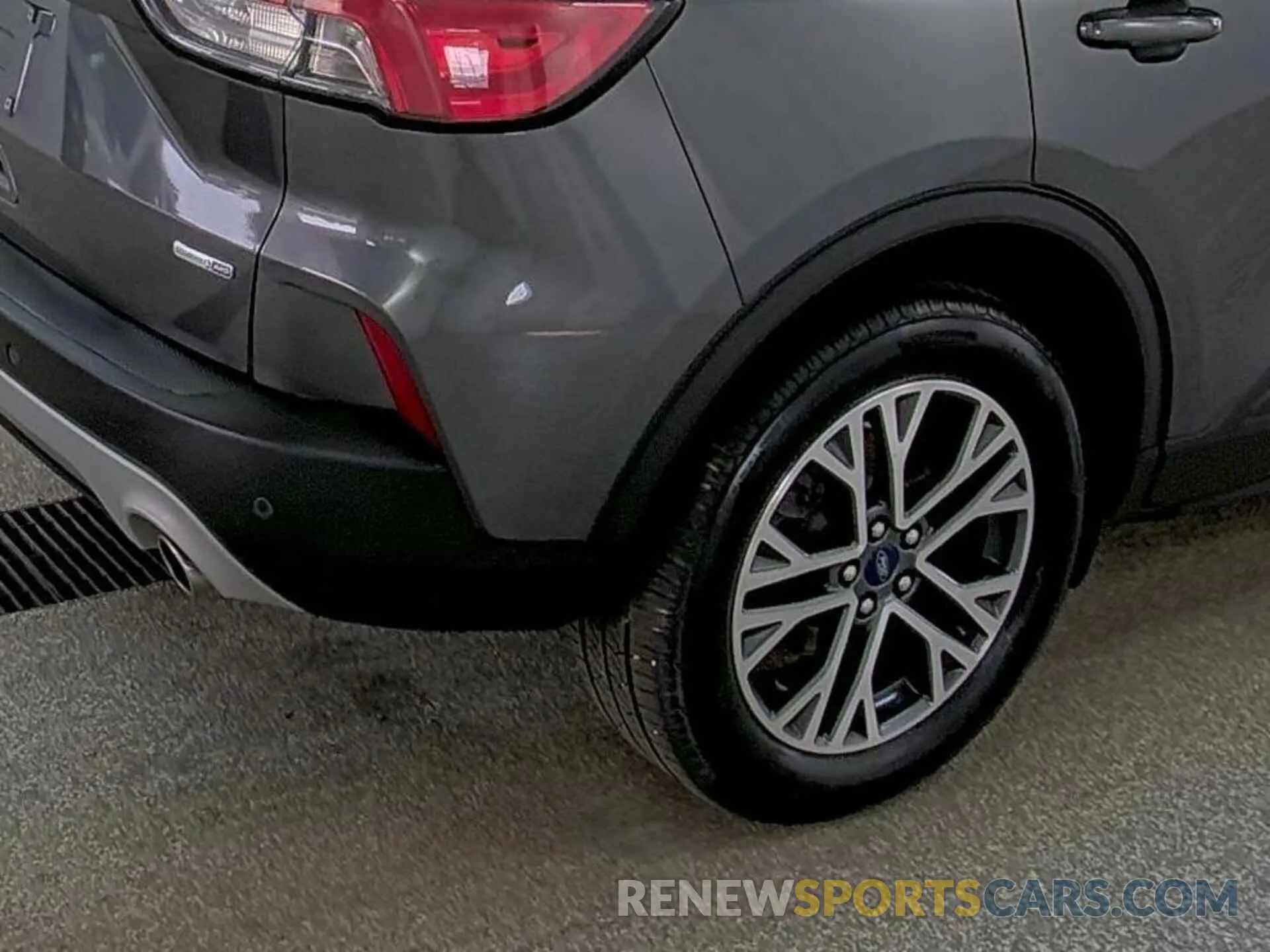 25 Photograph of a damaged car 1FMCU9H63LUB11746 FORD ESCAPE 2020