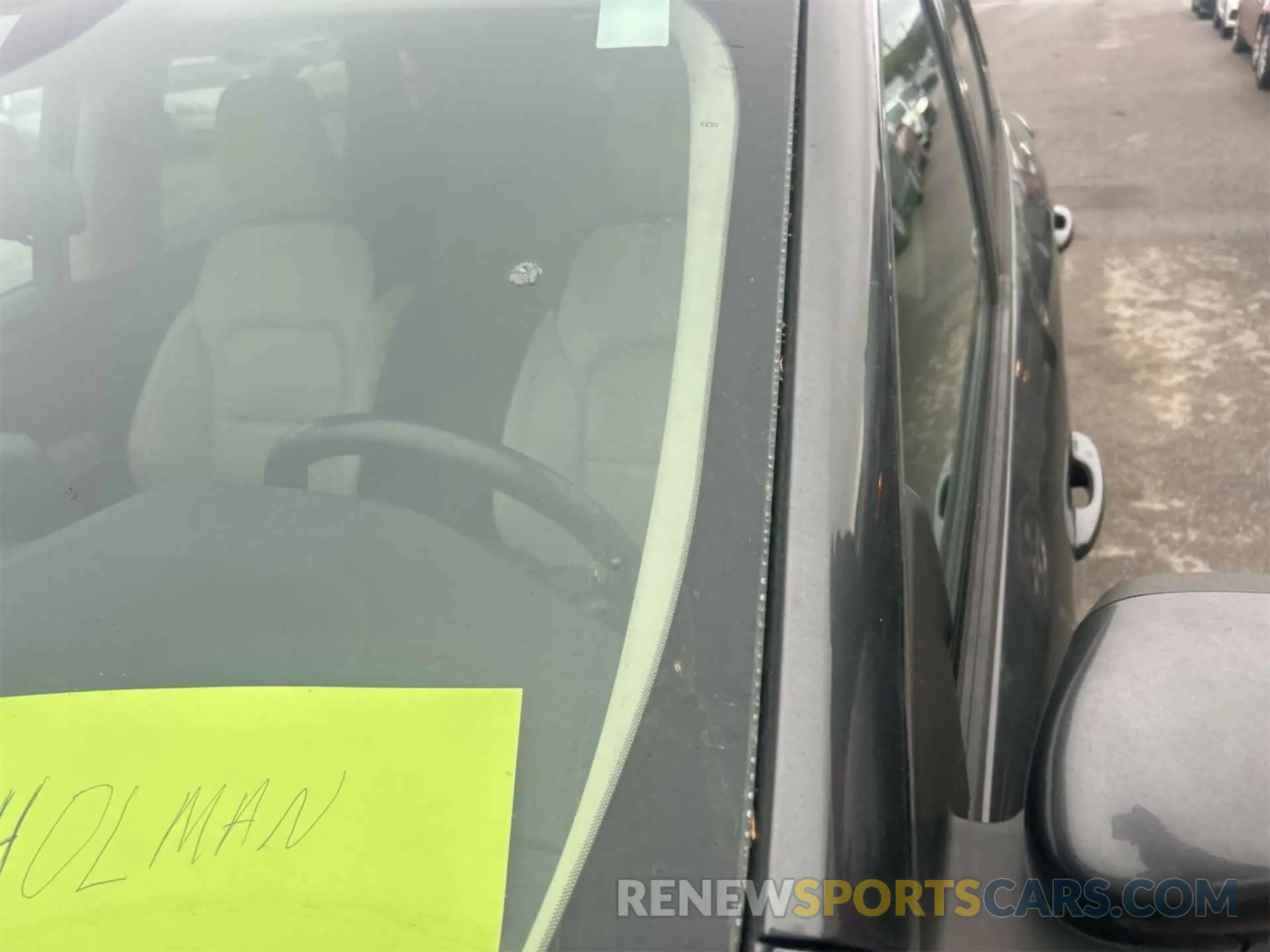 29 Photograph of a damaged car 1FMCU9H63LUB82283 FORD ESCAPE 2020