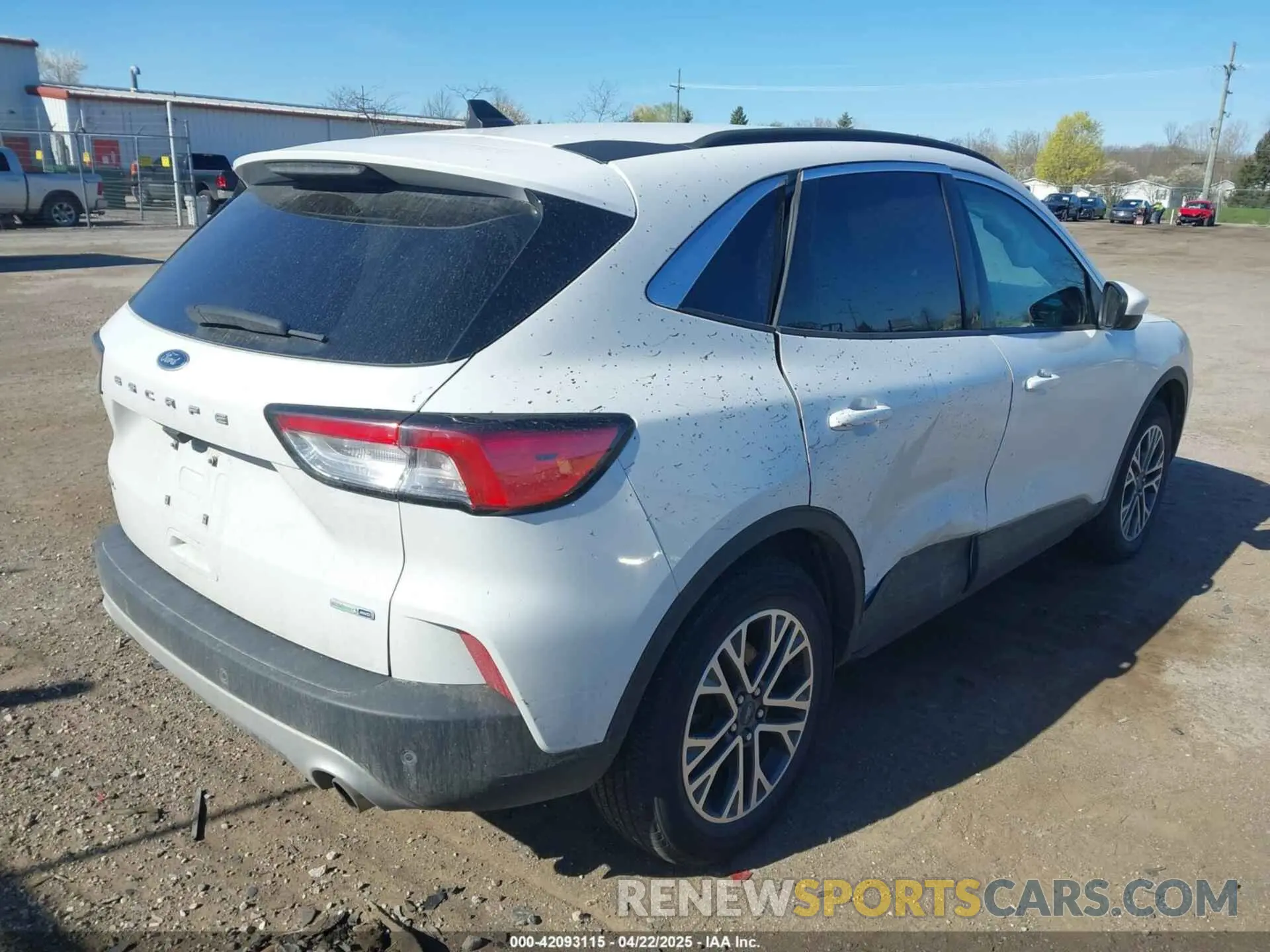 4 Photograph of a damaged car 1FMCU9H63LUC37945 FORD ESCAPE 2020
