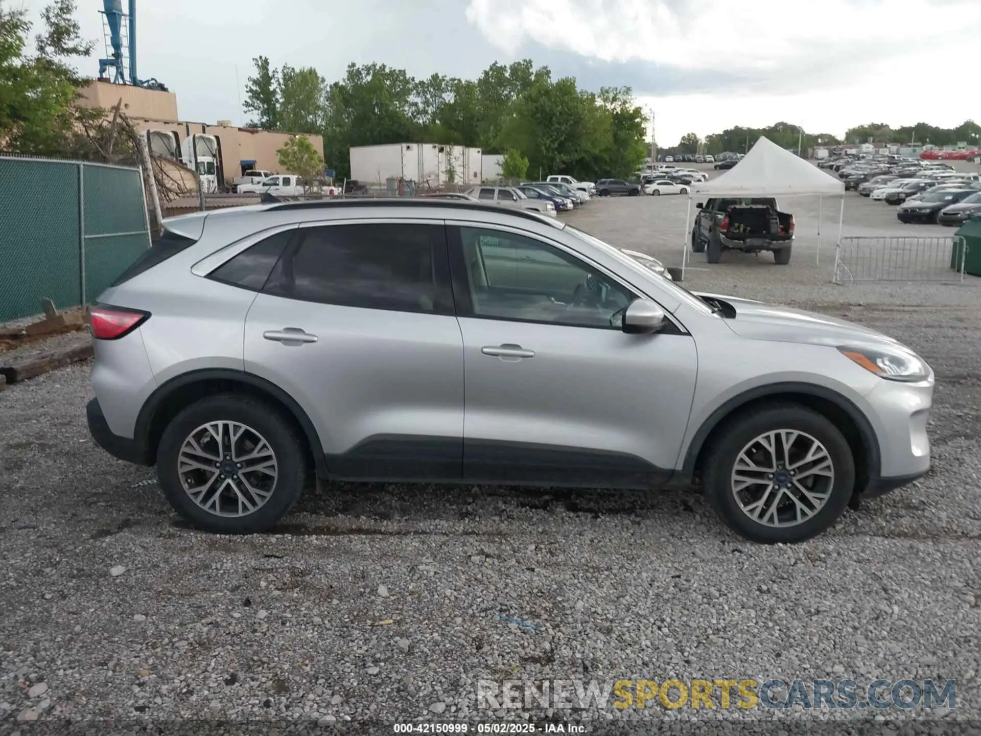 13 Photograph of a damaged car 1FMCU9H65LUA37178 FORD ESCAPE 2020