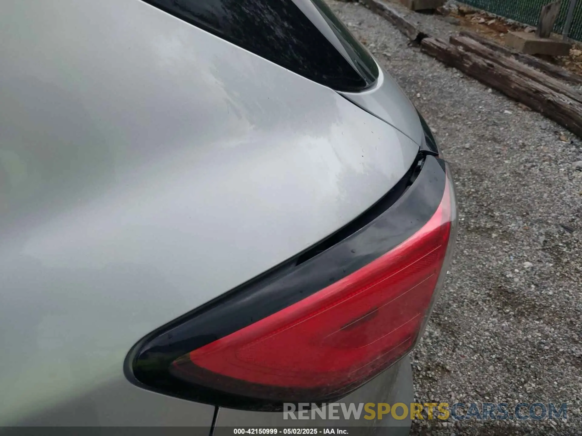 17 Photograph of a damaged car 1FMCU9H65LUA37178 FORD ESCAPE 2020