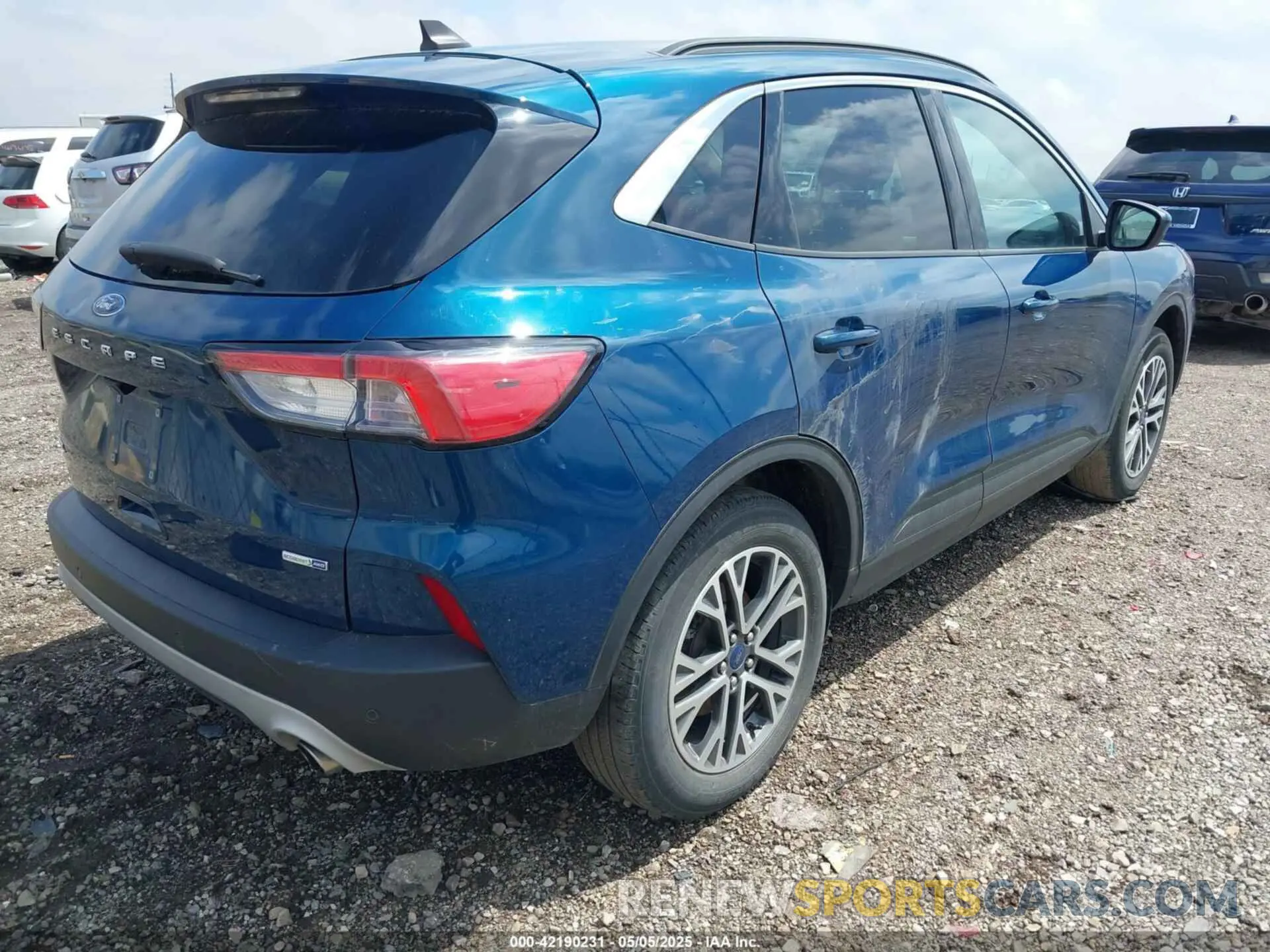 4 Фотография поврежденного автомобиля 1FMCU9H65LUC10312 FORD ESCAPE 2020