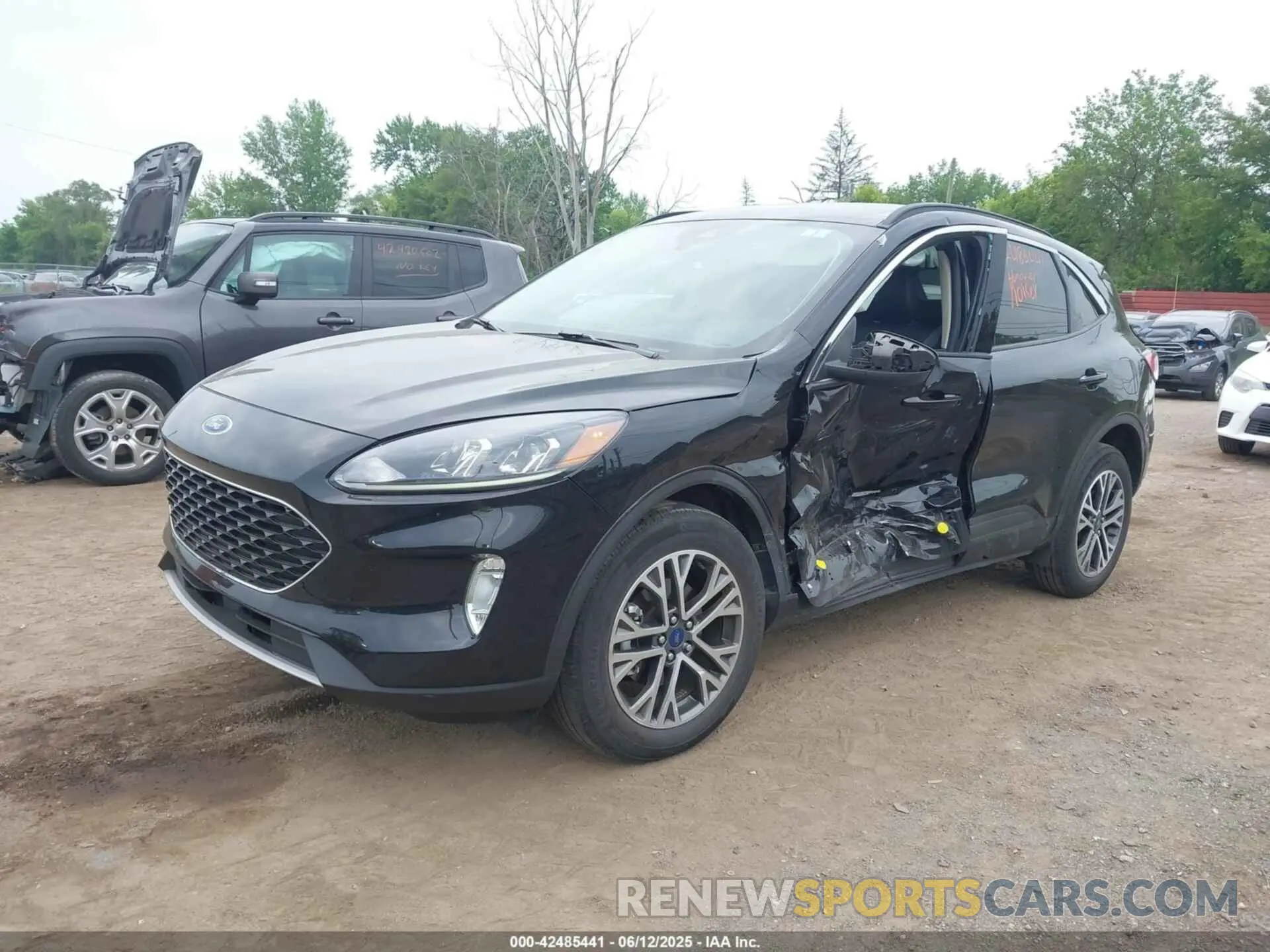 2 Фотография поврежденного автомобиля 1FMCU9H66LUC14241 FORD ESCAPE 2020