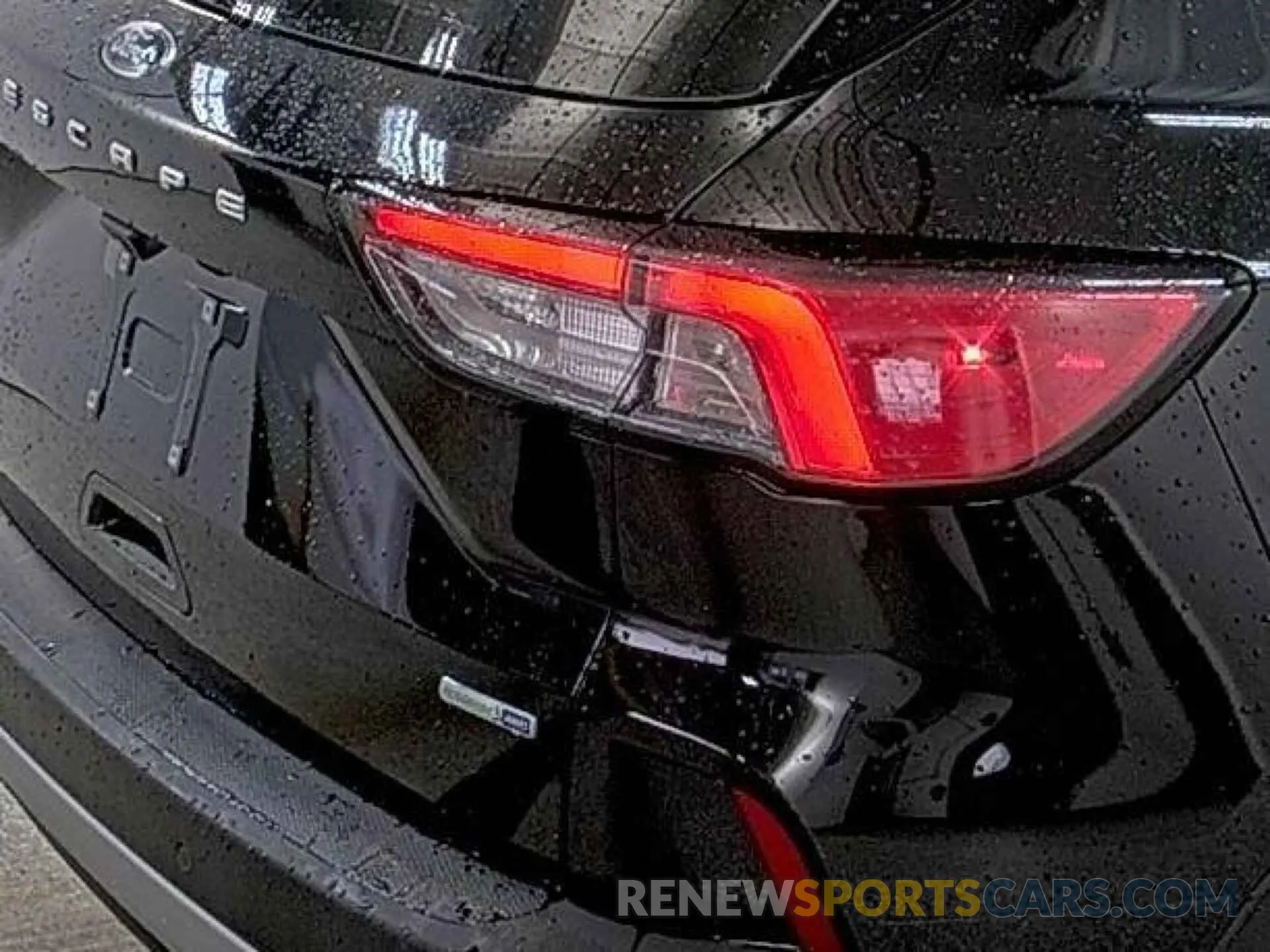 11 Photograph of a damaged car 1FMCU9H67LUB11748 FORD ESCAPE 2020