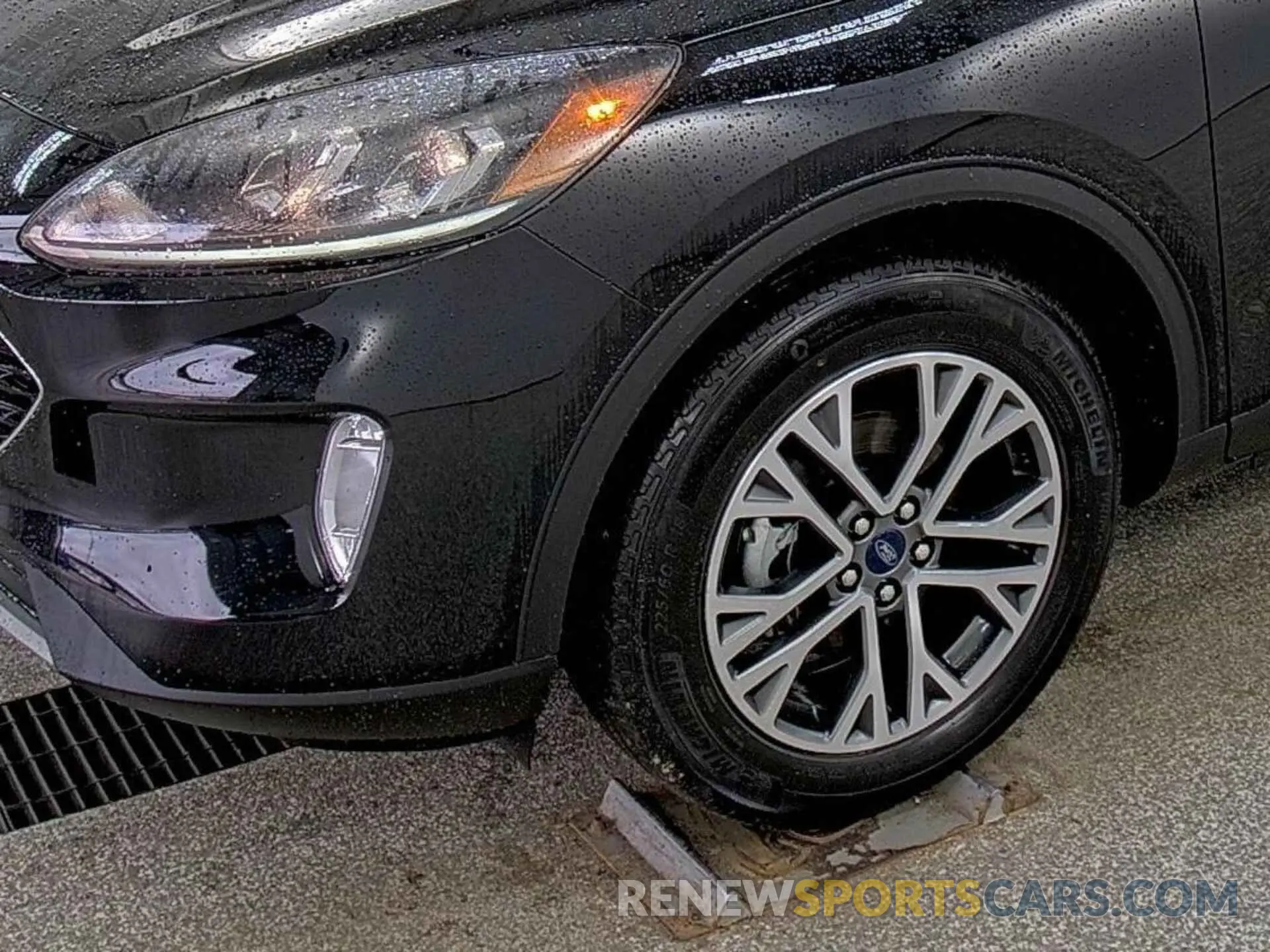 22 Photograph of a damaged car 1FMCU9H67LUB11748 FORD ESCAPE 2020