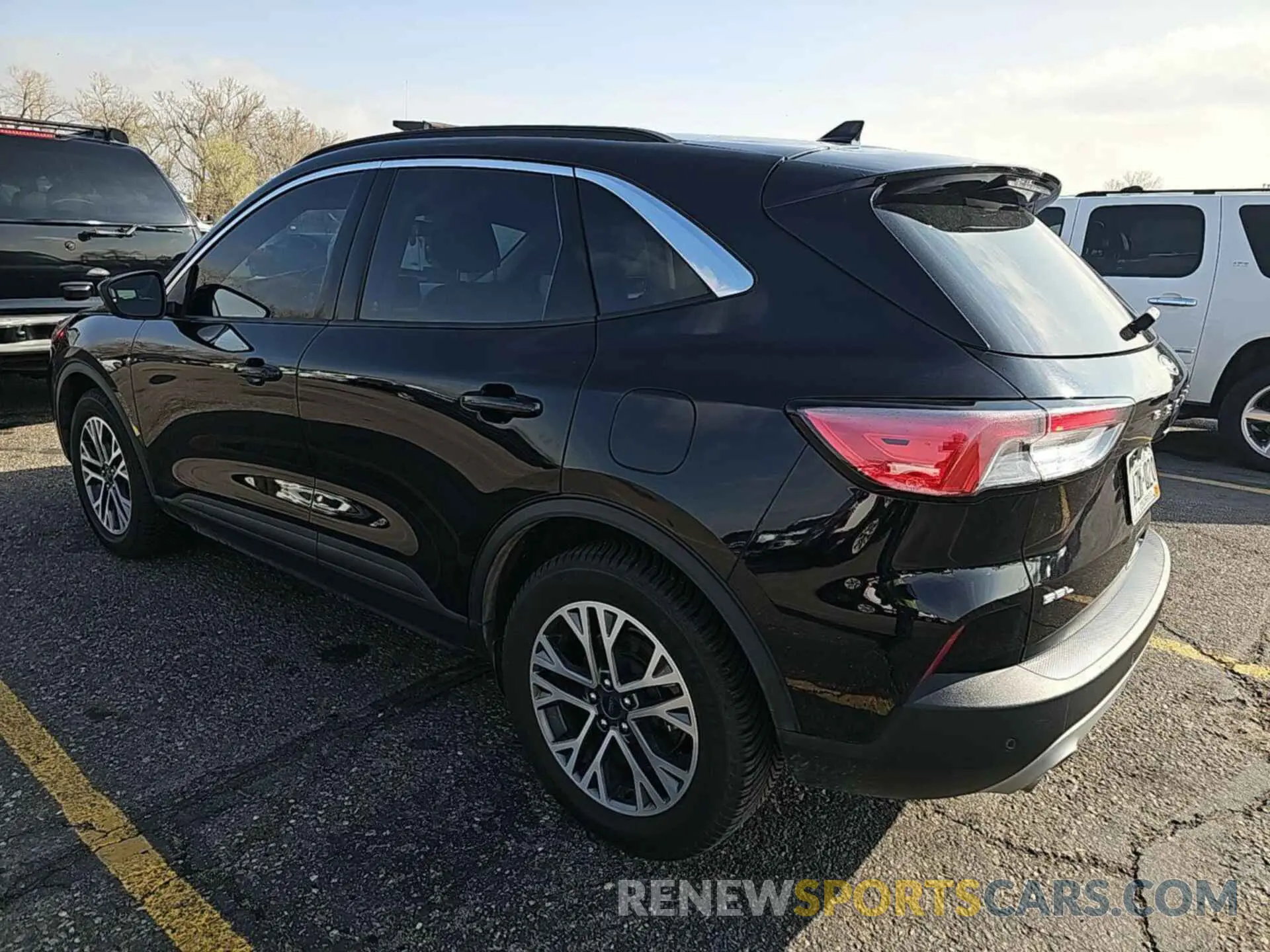 16 Photograph of a damaged car 1FMCU9H68LUA82552 FORD ESCAPE 2020