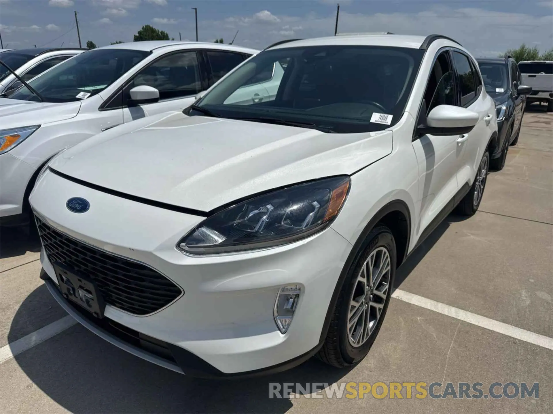 18 Photograph of a damaged car 1FMCU9H90LUB03159 FORD ESCAPE 2020