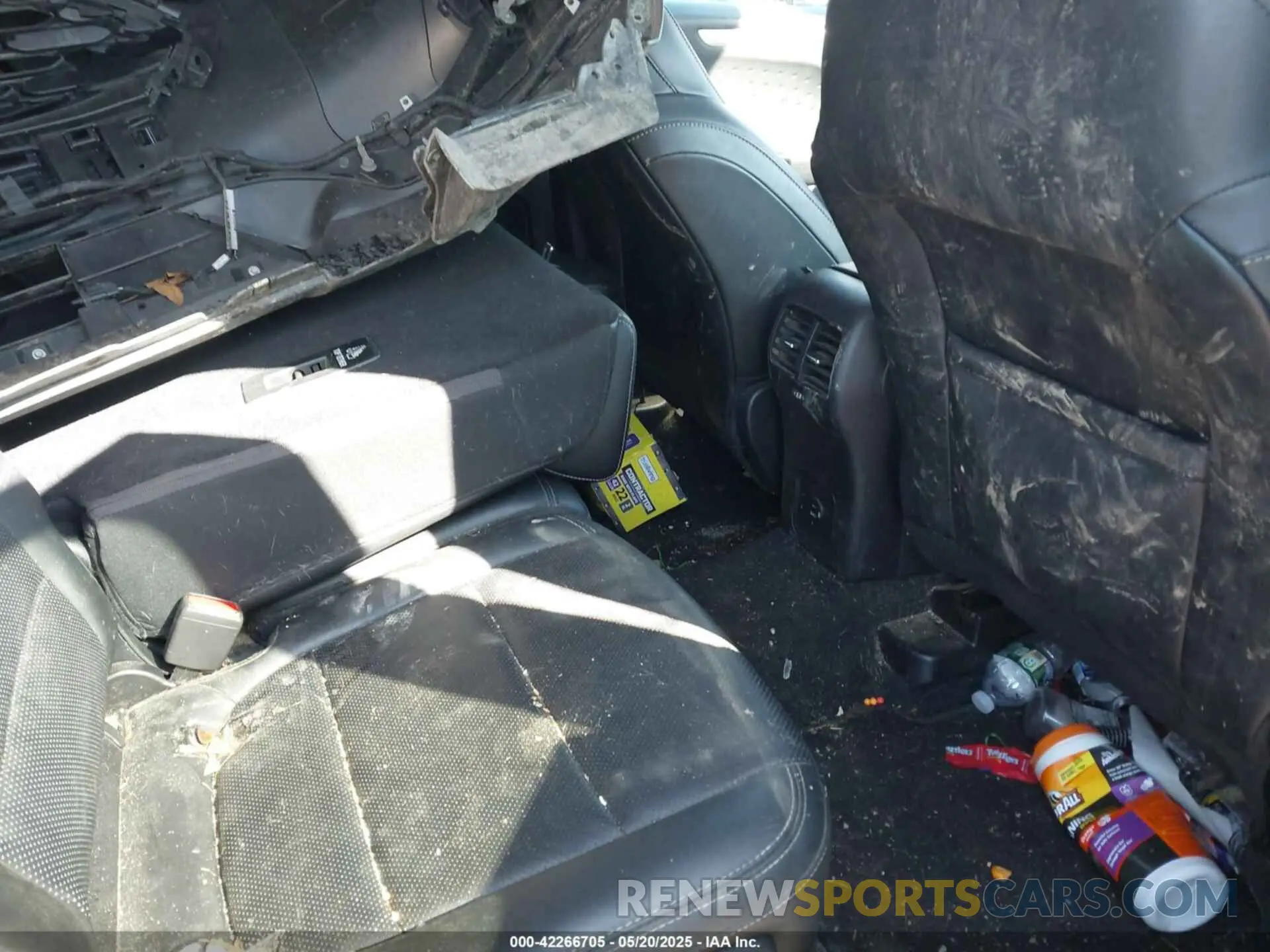 8 Photograph of a damaged car 1FMCU9H94LUB39999 FORD ESCAPE 2020