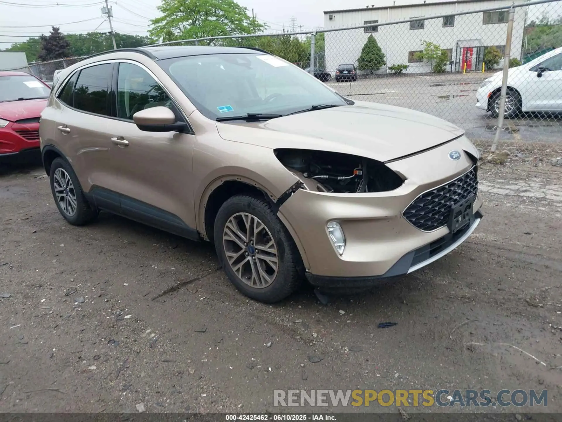 1 Фотография поврежденного автомобиля 1FMCU9H95LUC37519 FORD ESCAPE 2020