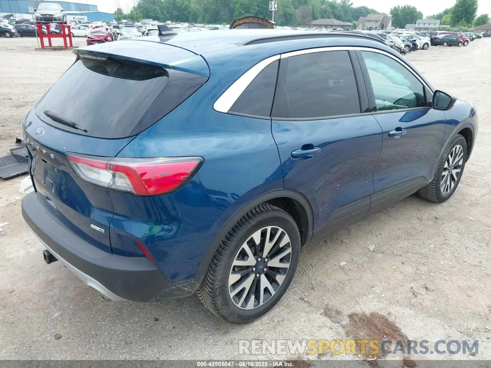 4 Фотография поврежденного автомобиля 1FMCU9H97LUA25981 FORD ESCAPE 2020