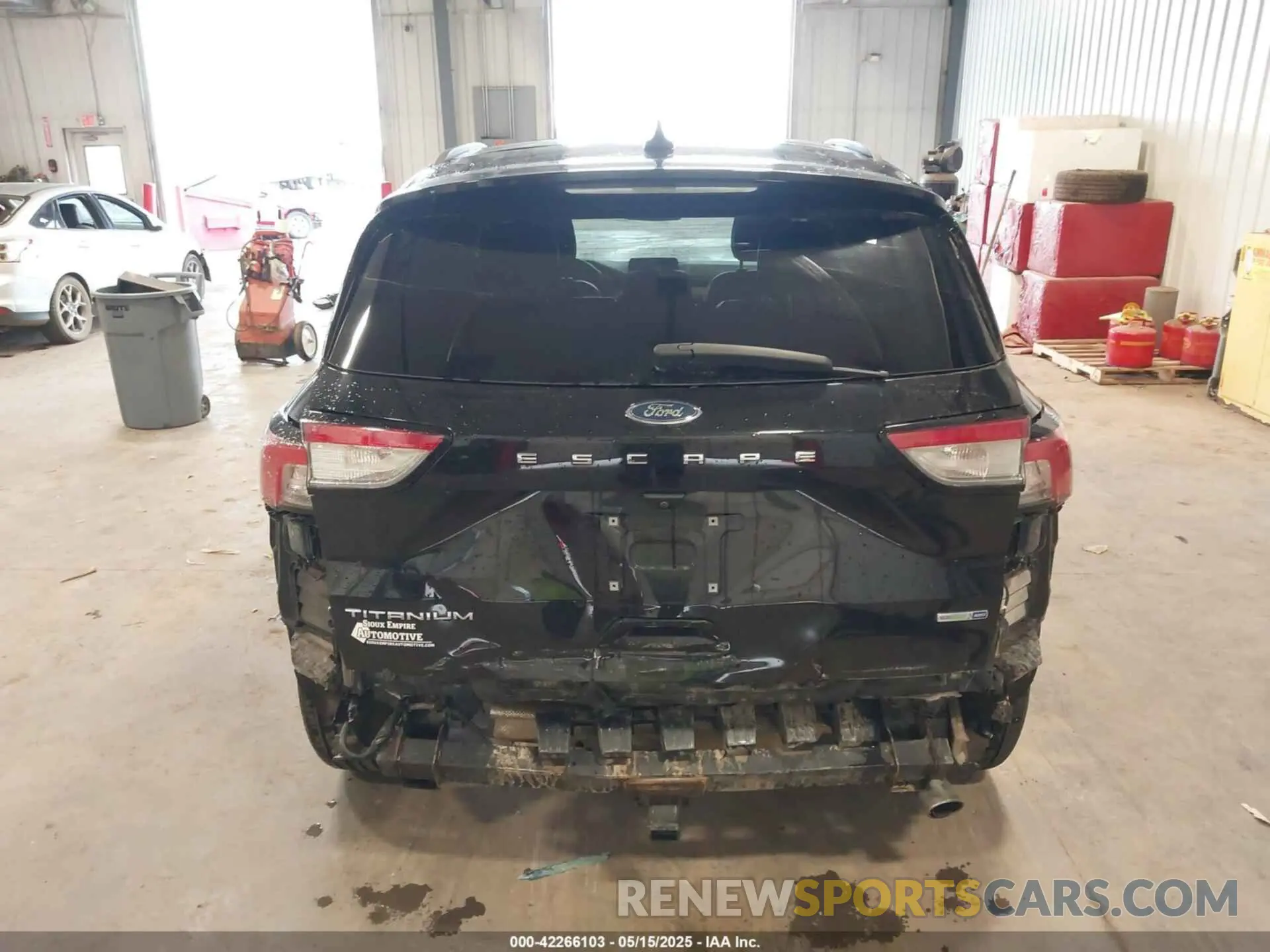 17 Photograph of a damaged car 1FMCU9J93LUB08916 FORD ESCAPE 2020