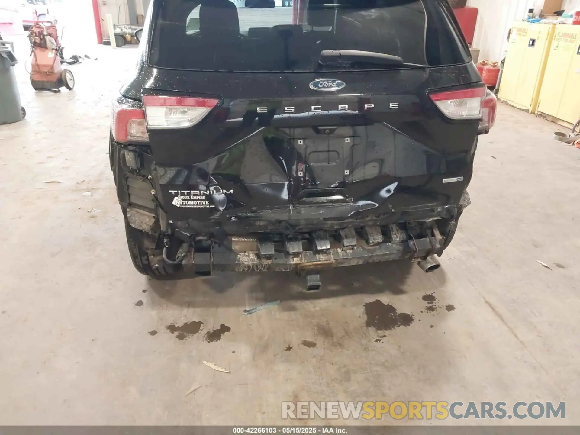 6 Photograph of a damaged car 1FMCU9J93LUB08916 FORD ESCAPE 2020
