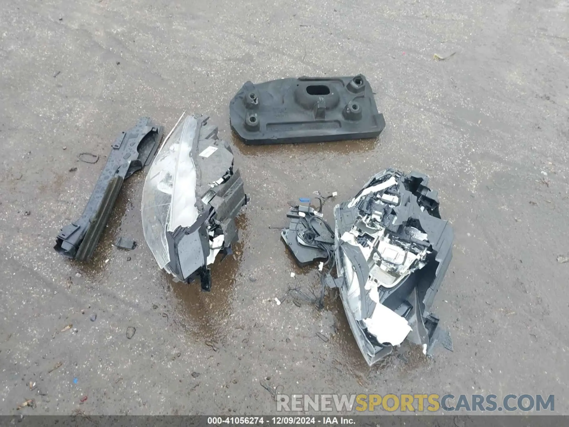 12 Photograph of a damaged car 1FMCU9J95LUA07005 FORD ESCAPE 2020