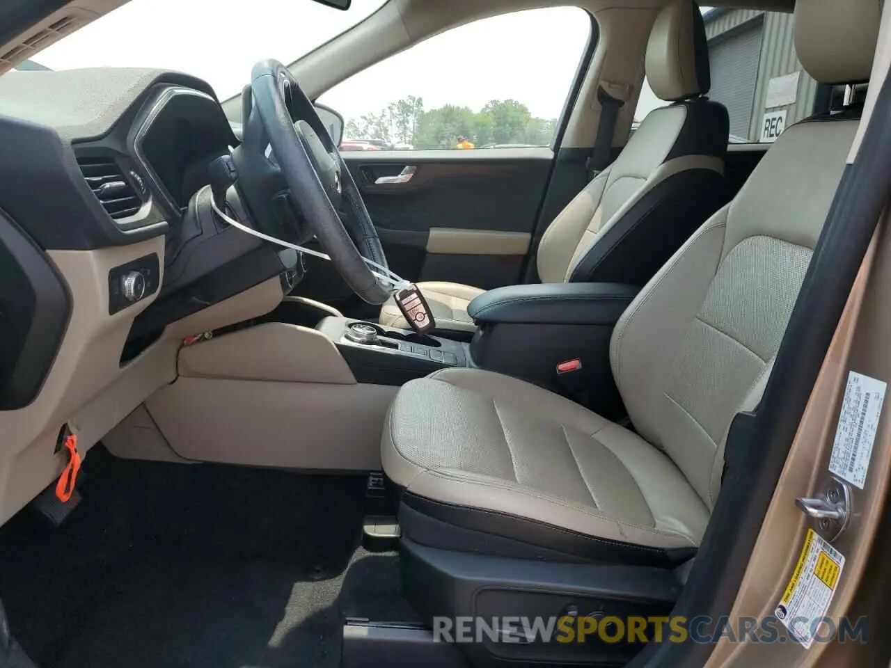 7 Фотография поврежденного автомобиля 1FMCU9J95LUA21468 FORD ESCAPE 2020