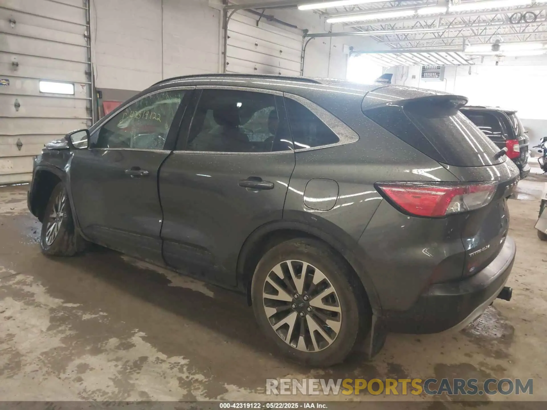 3 Photograph of a damaged car 1FMCU9J95LUA39338 FORD ESCAPE 2020