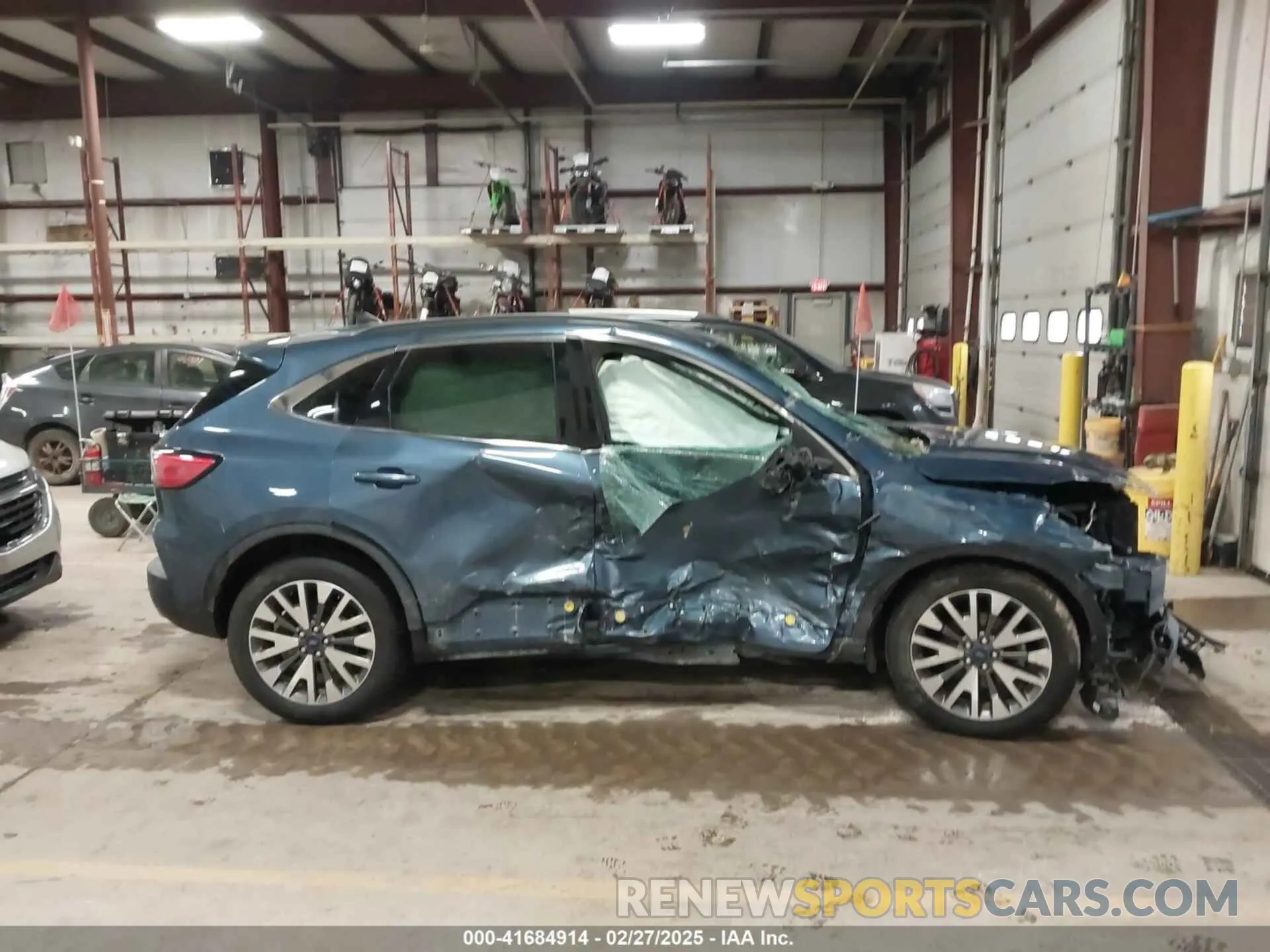 13 Photograph of a damaged car 1FMCU9J97LUC12700 FORD ESCAPE 2020