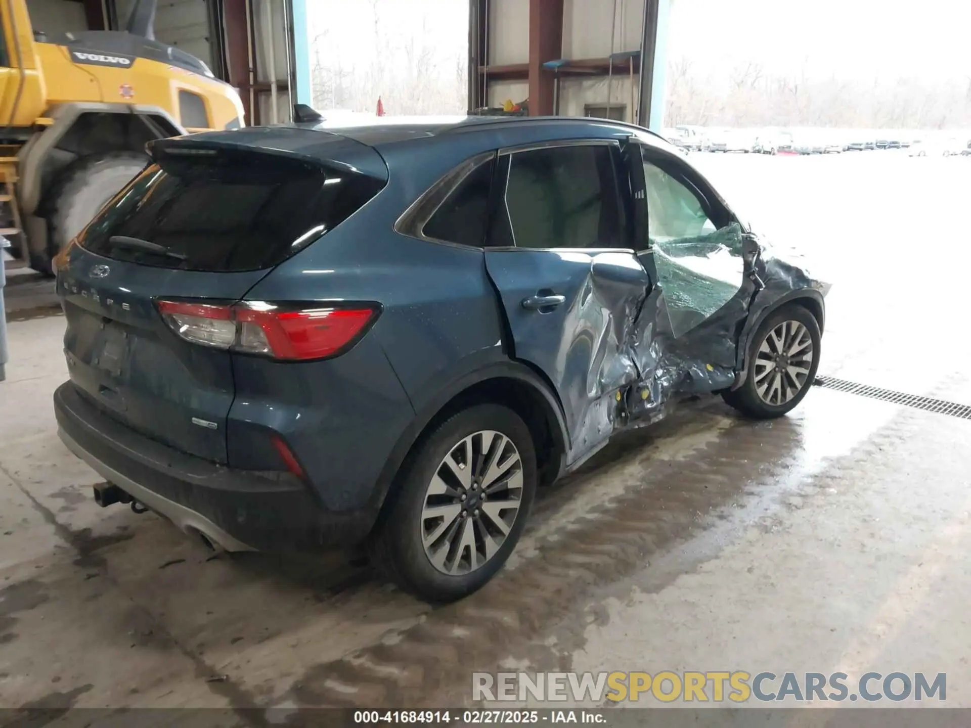 4 Photograph of a damaged car 1FMCU9J97LUC12700 FORD ESCAPE 2020