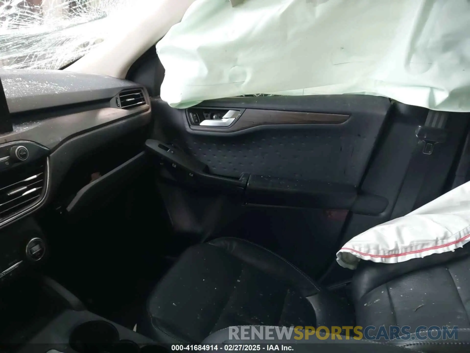 5 Photograph of a damaged car 1FMCU9J97LUC12700 FORD ESCAPE 2020