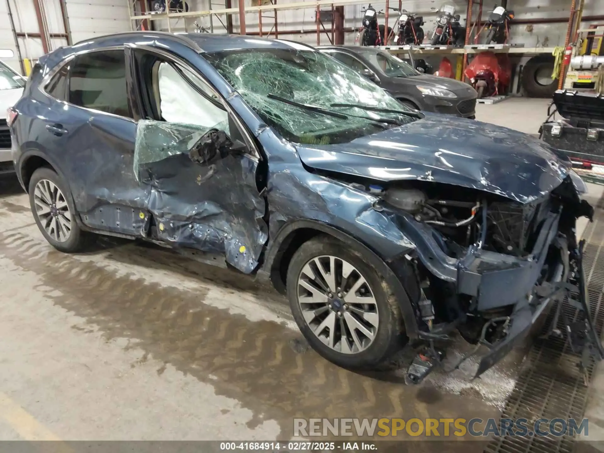 6 Photograph of a damaged car 1FMCU9J97LUC12700 FORD ESCAPE 2020