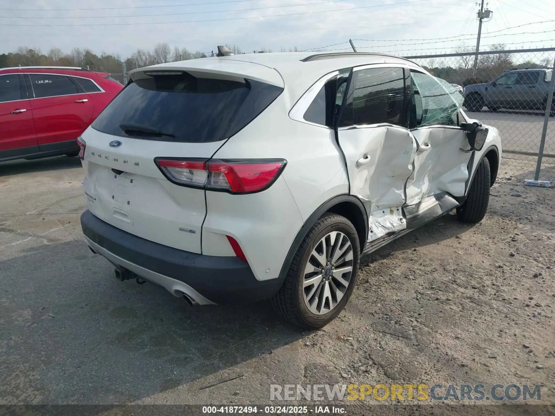 4 Photograph of a damaged car 1FMCU9J99LUB45419 FORD ESCAPE 2020