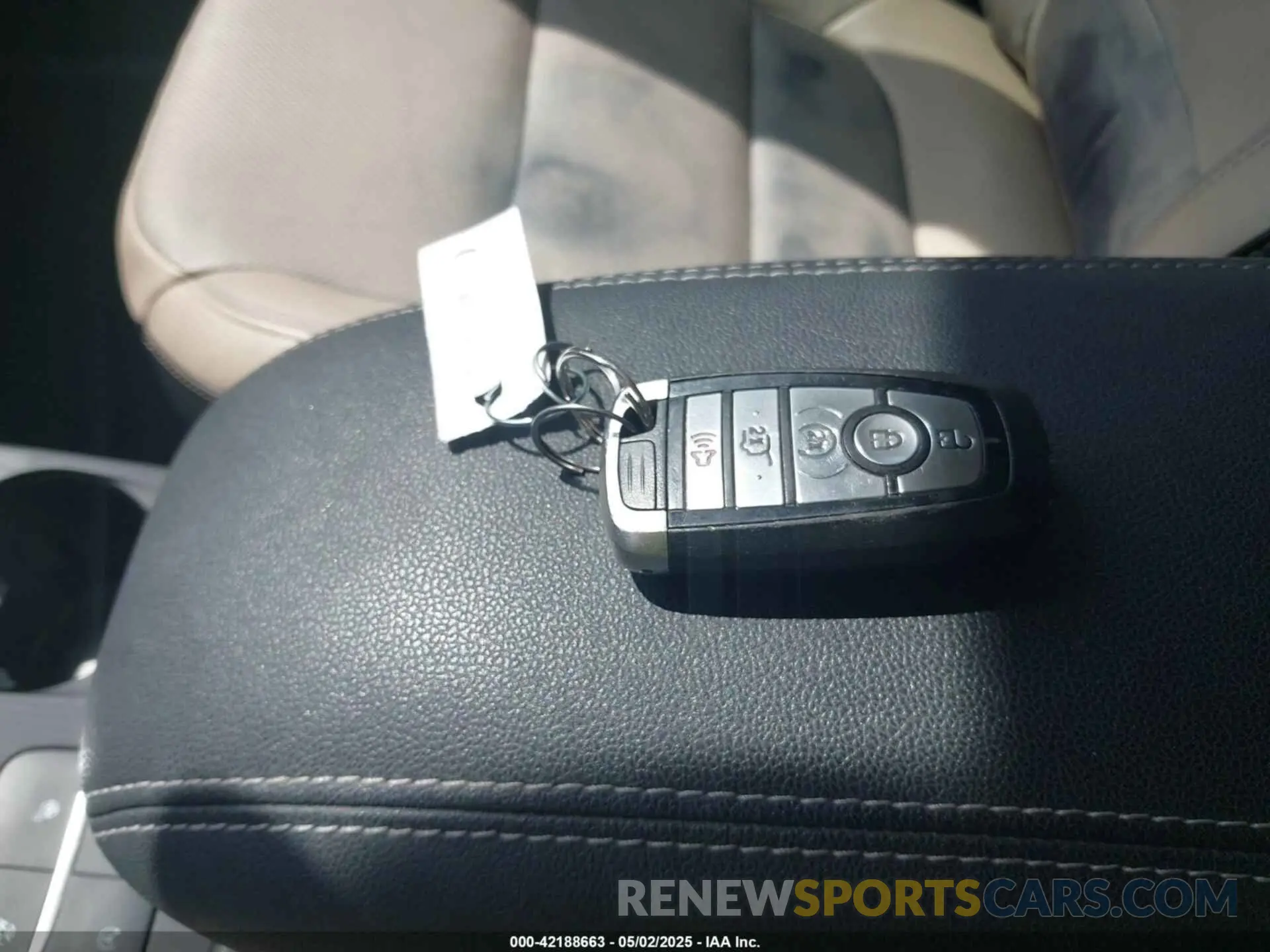 11 Photograph of a damaged car 1FMCU9J9XLUB89946 FORD ESCAPE 2020
