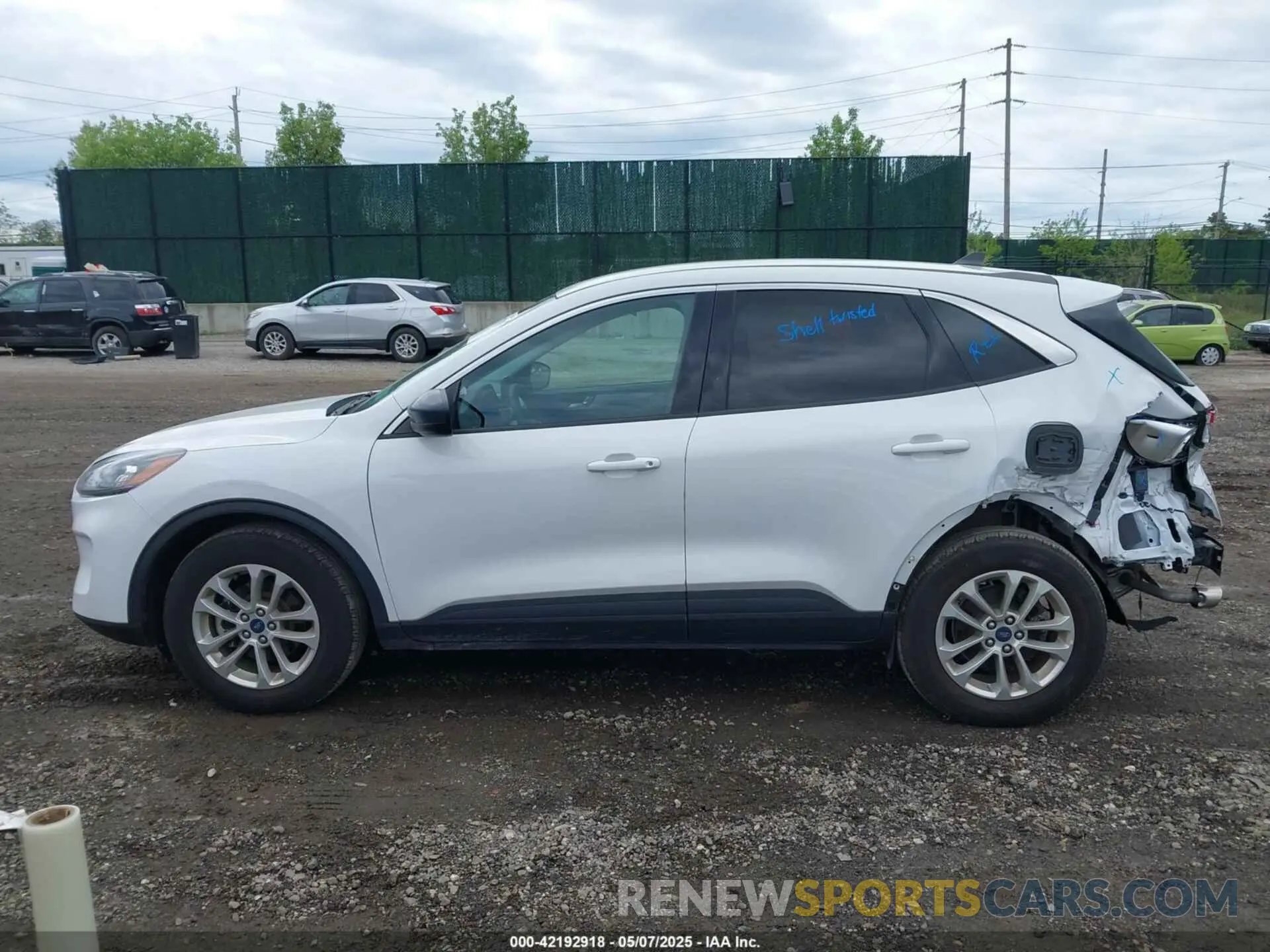 14 Photograph of a damaged car 1FMCU0BZ3MUB23654 FORD ESCAPE 2021