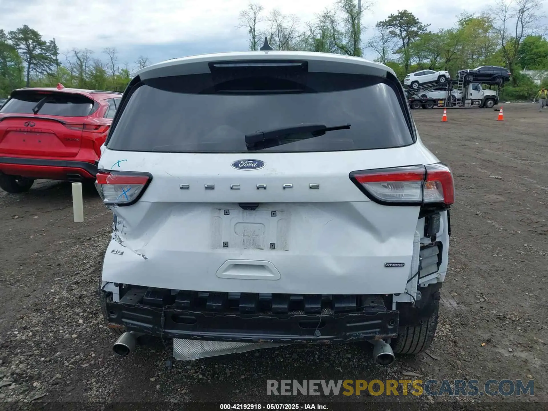 16 Photograph of a damaged car 1FMCU0BZ3MUB23654 FORD ESCAPE 2021