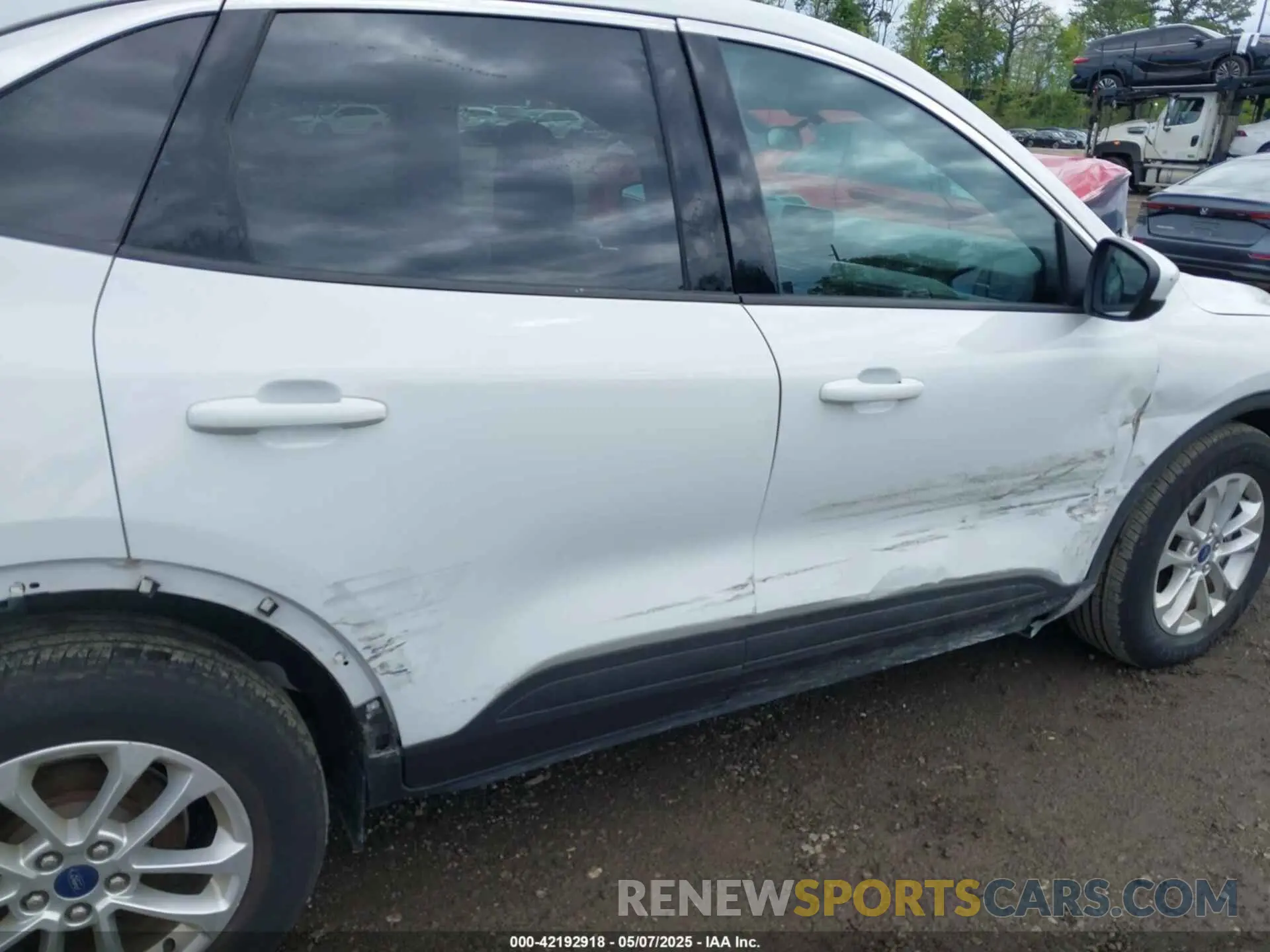 19 Photograph of a damaged car 1FMCU0BZ3MUB23654 FORD ESCAPE 2021