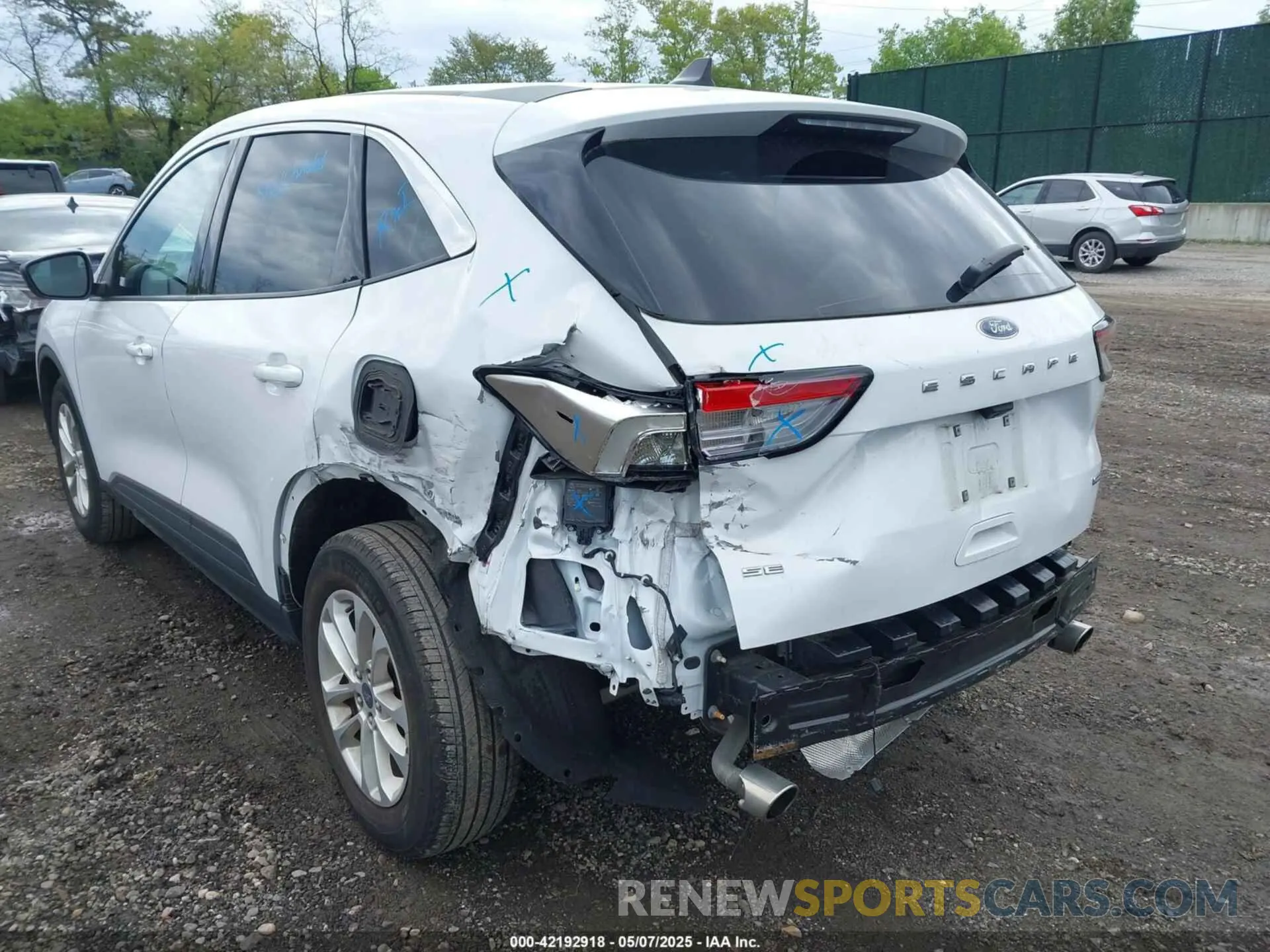 6 Photograph of a damaged car 1FMCU0BZ3MUB23654 FORD ESCAPE 2021