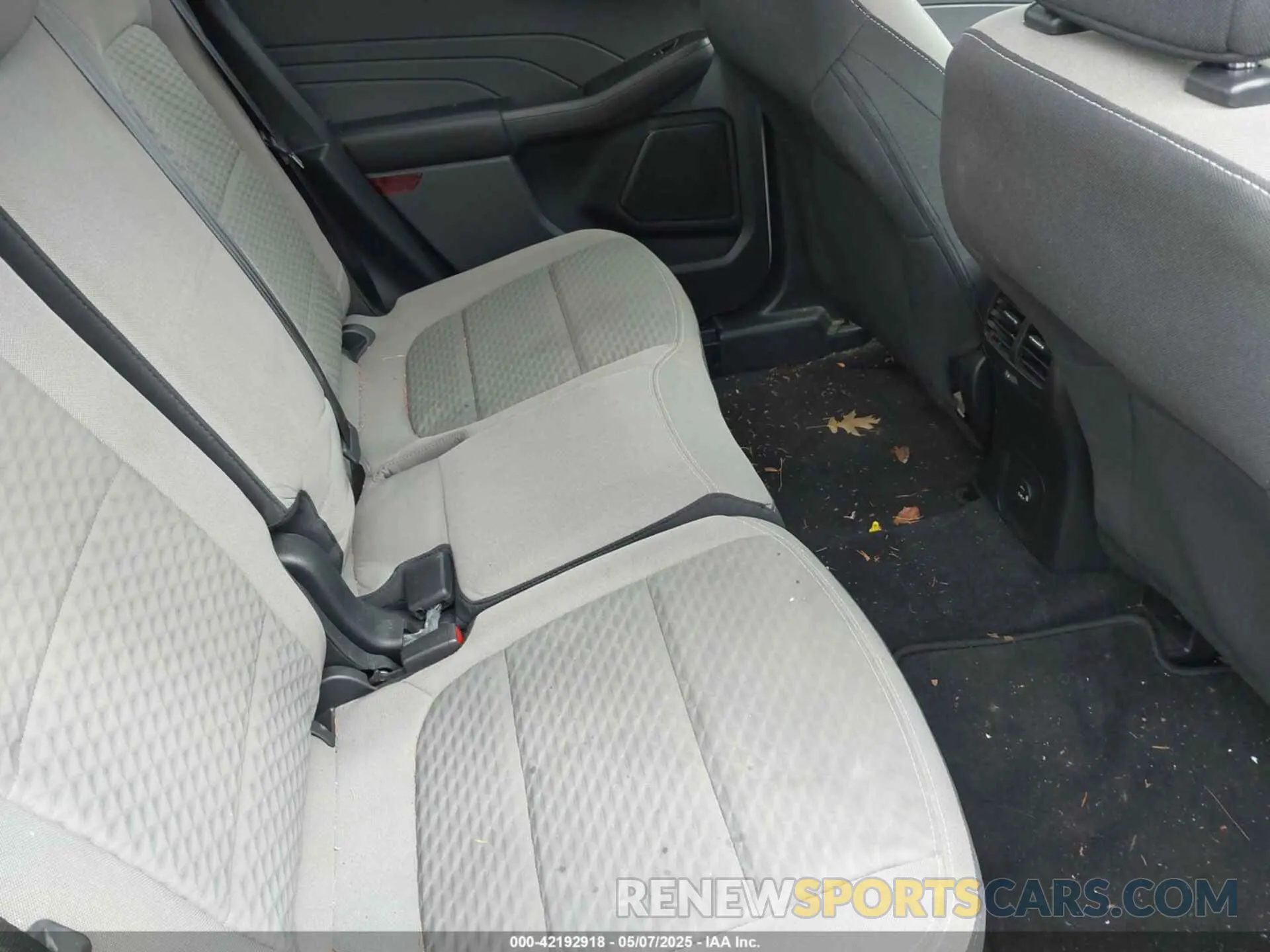 8 Photograph of a damaged car 1FMCU0BZ3MUB23654 FORD ESCAPE 2021