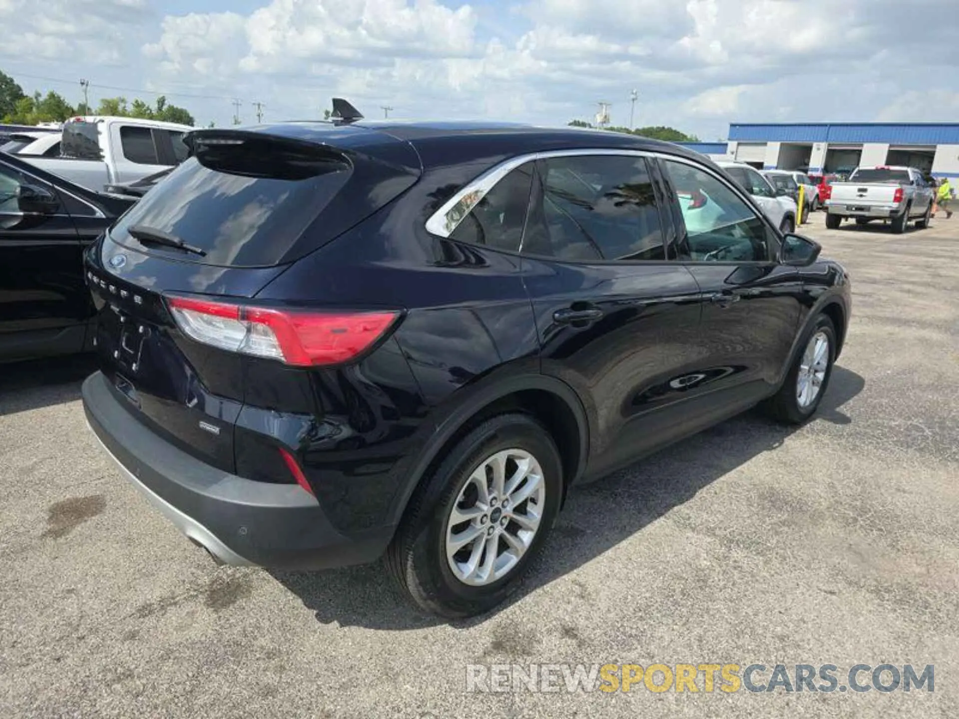 10 Photograph of a damaged car 1FMCU0BZ8MUA52323 FORD ESCAPE 2021