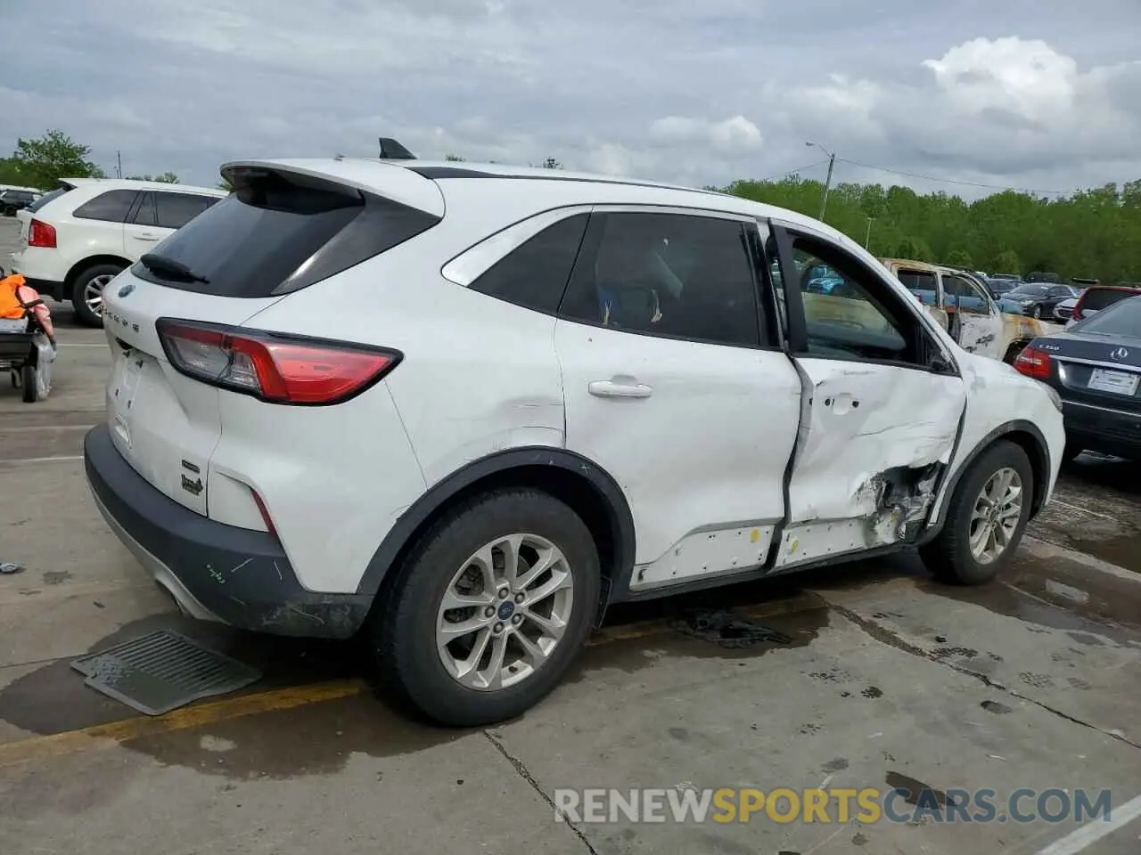 3 Photograph of a damaged car 1FMCU0BZXMUA59452 FORD ESCAPE 2021
