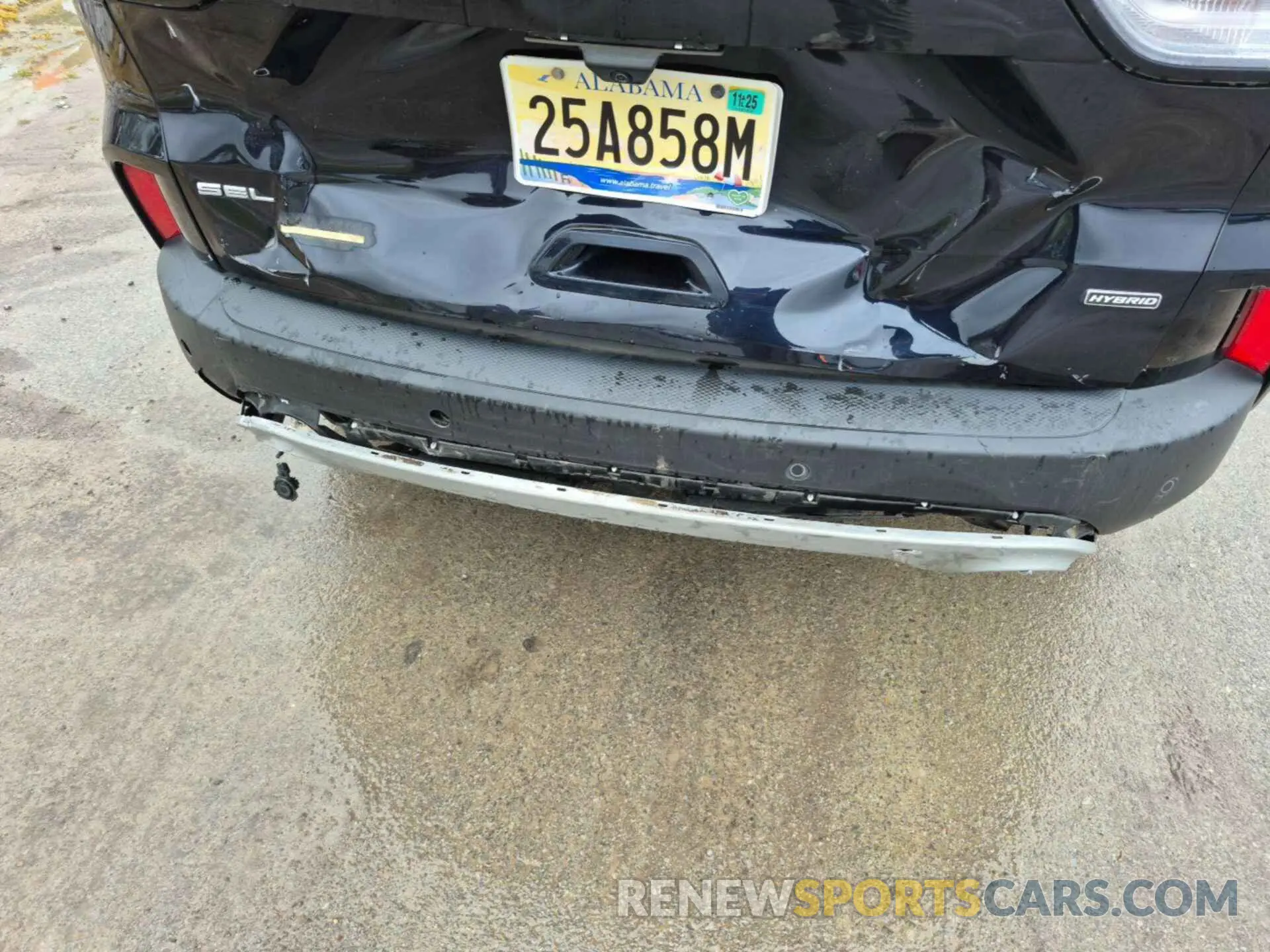 32 Photograph of a damaged car 1FMCU0CZ9MUB25164 FORD ESCAPE 2021