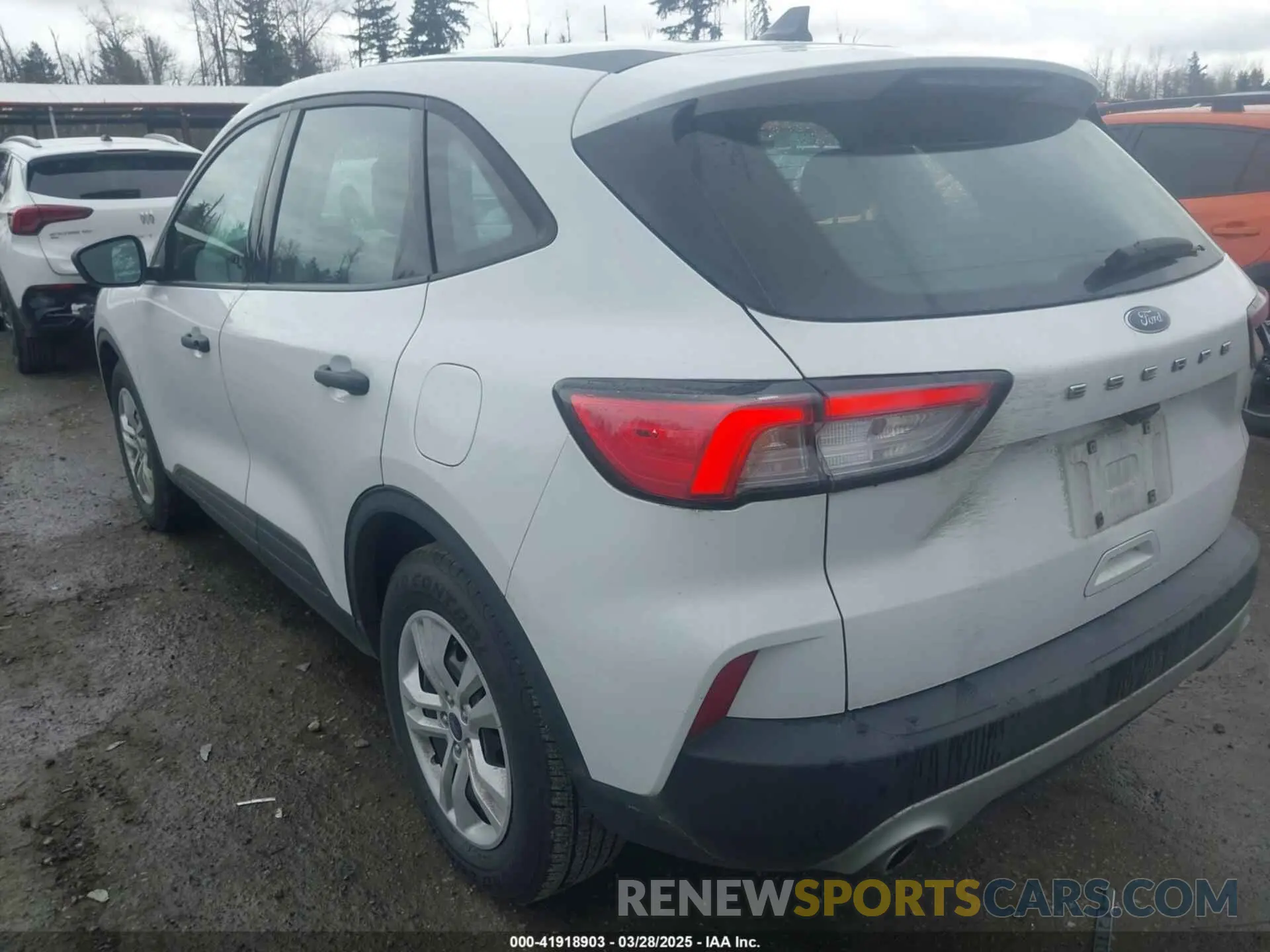 3 Фотография поврежденного автомобиля 1FMCU0F63MUA84404 FORD ESCAPE 2021