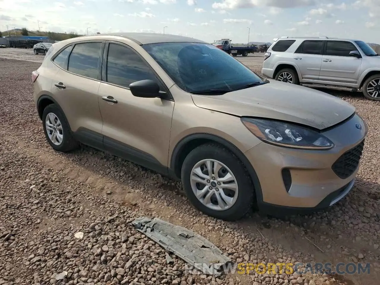 4 Photograph of a damaged car 1FMCU0F68MUA49292 FORD ESCAPE 2021