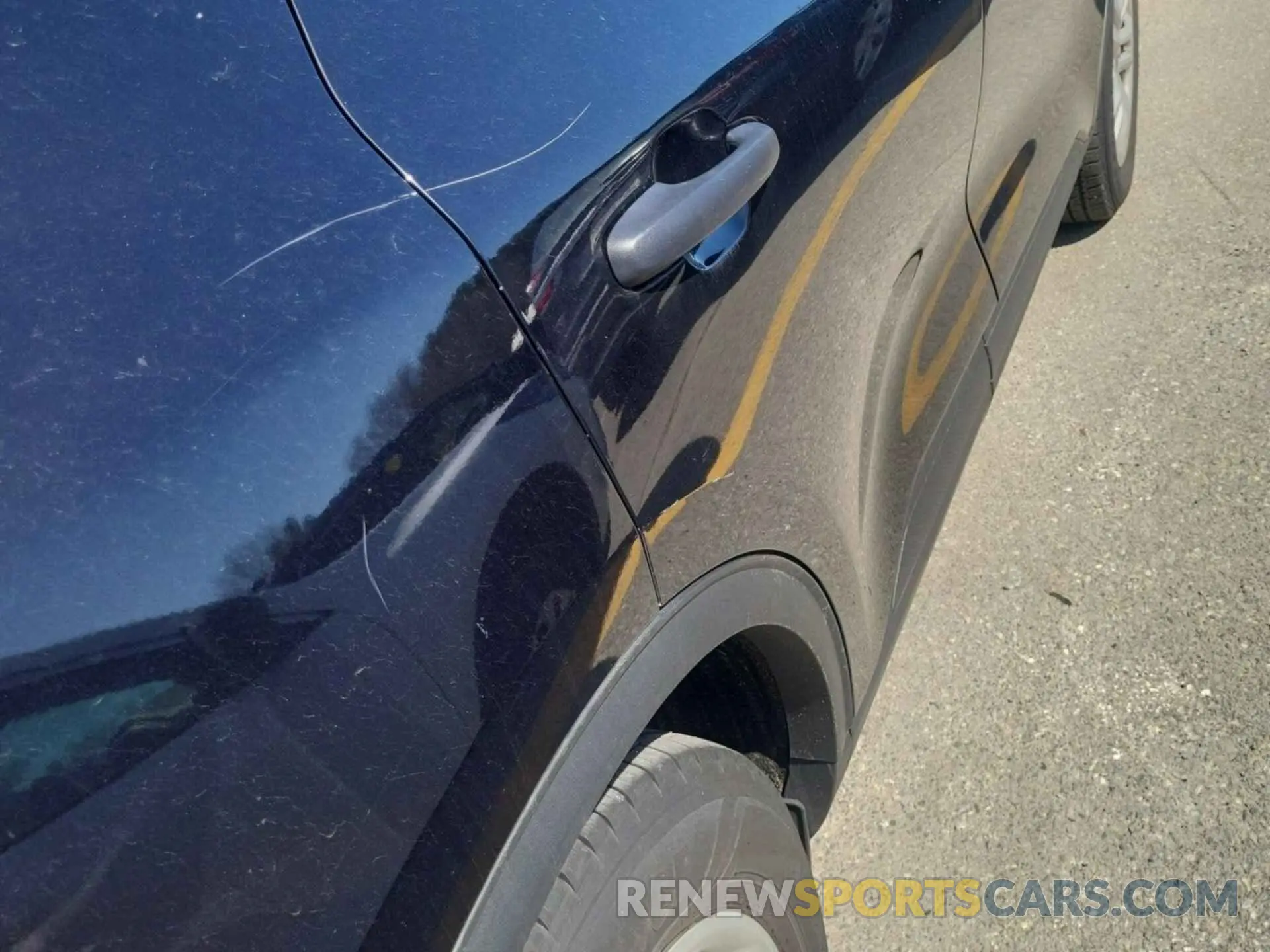 4 Photograph of a damaged car 1FMCU0F68MUA99044 FORD ESCAPE 2021