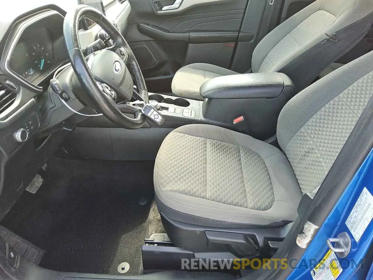 7 Photograph of a damaged car 1FMCU0G61MUA69897 FORD ESCAPE 2021