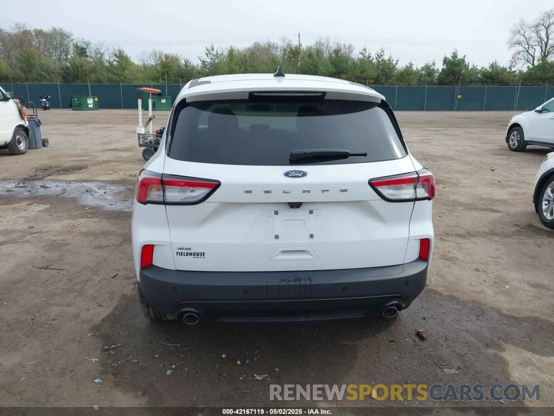 16 Photograph of a damaged car 1FMCU0G63MUA46962 FORD ESCAPE 2021