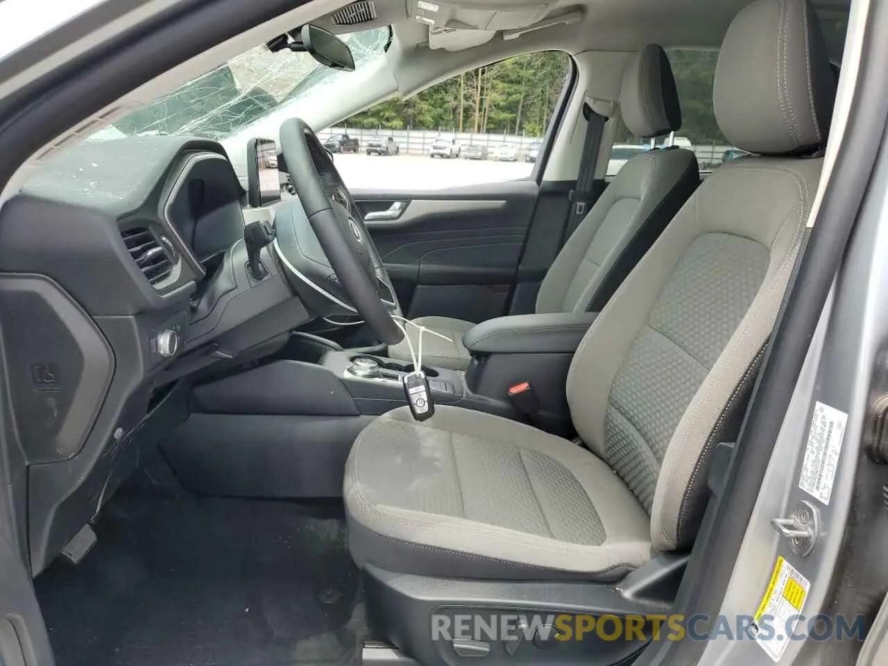 7 Photograph of a damaged car 1FMCU0G64MUA63334 FORD ESCAPE 2021