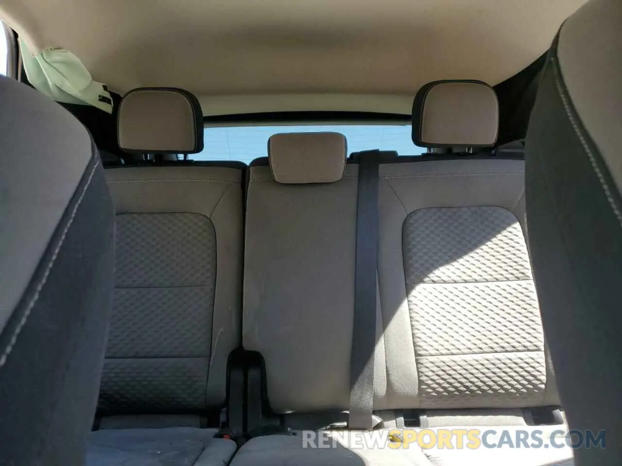 10 Photograph of a damaged car 1FMCU0G64MUA91070 FORD ESCAPE 2021
