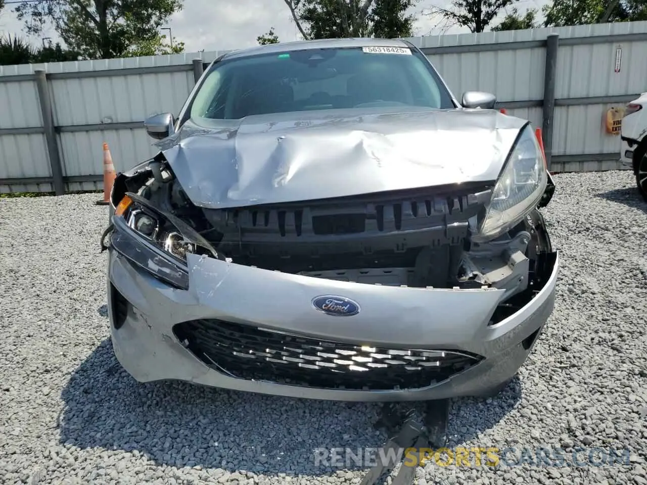 5 Photograph of a damaged car 1FMCU0G64MUA91313 FORD ESCAPE 2021