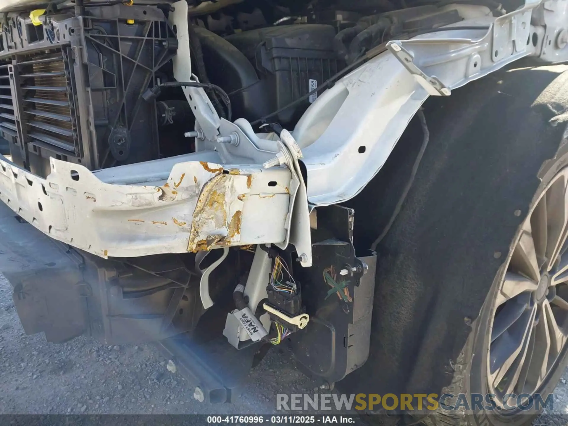 22 Photograph of a damaged car 1FMCU0G66MUA99719 FORD ESCAPE 2021