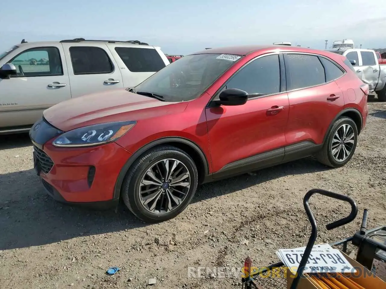 1 Photograph of a damaged car 1FMCU0G66MUB09987 FORD ESCAPE 2021