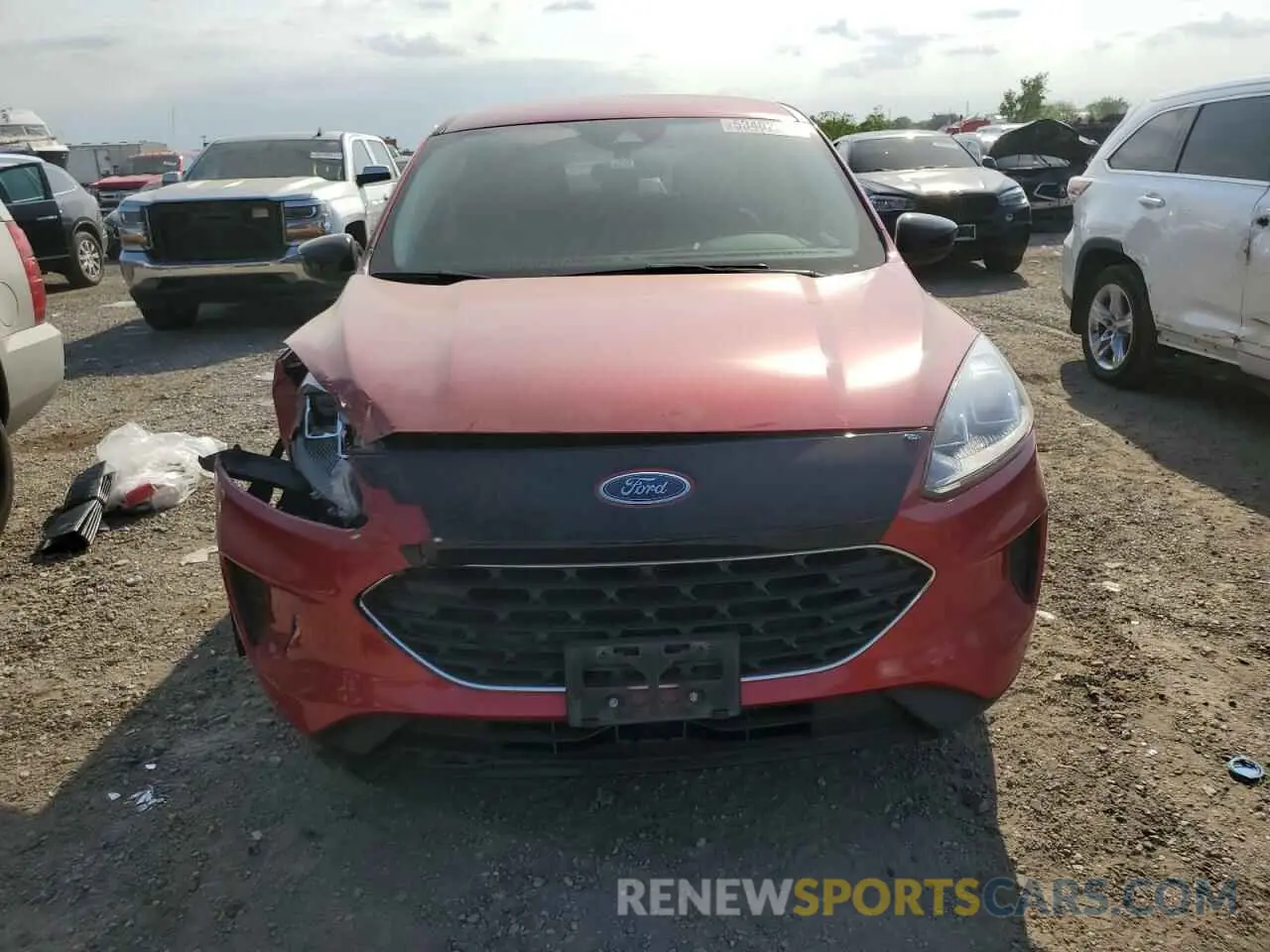 5 Photograph of a damaged car 1FMCU0G66MUB09987 FORD ESCAPE 2021
