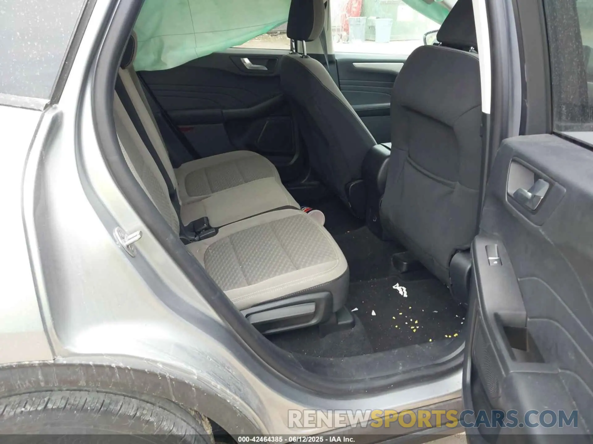 8 Photograph of a damaged car 1FMCU0G66MUB14347 FORD ESCAPE 2021
