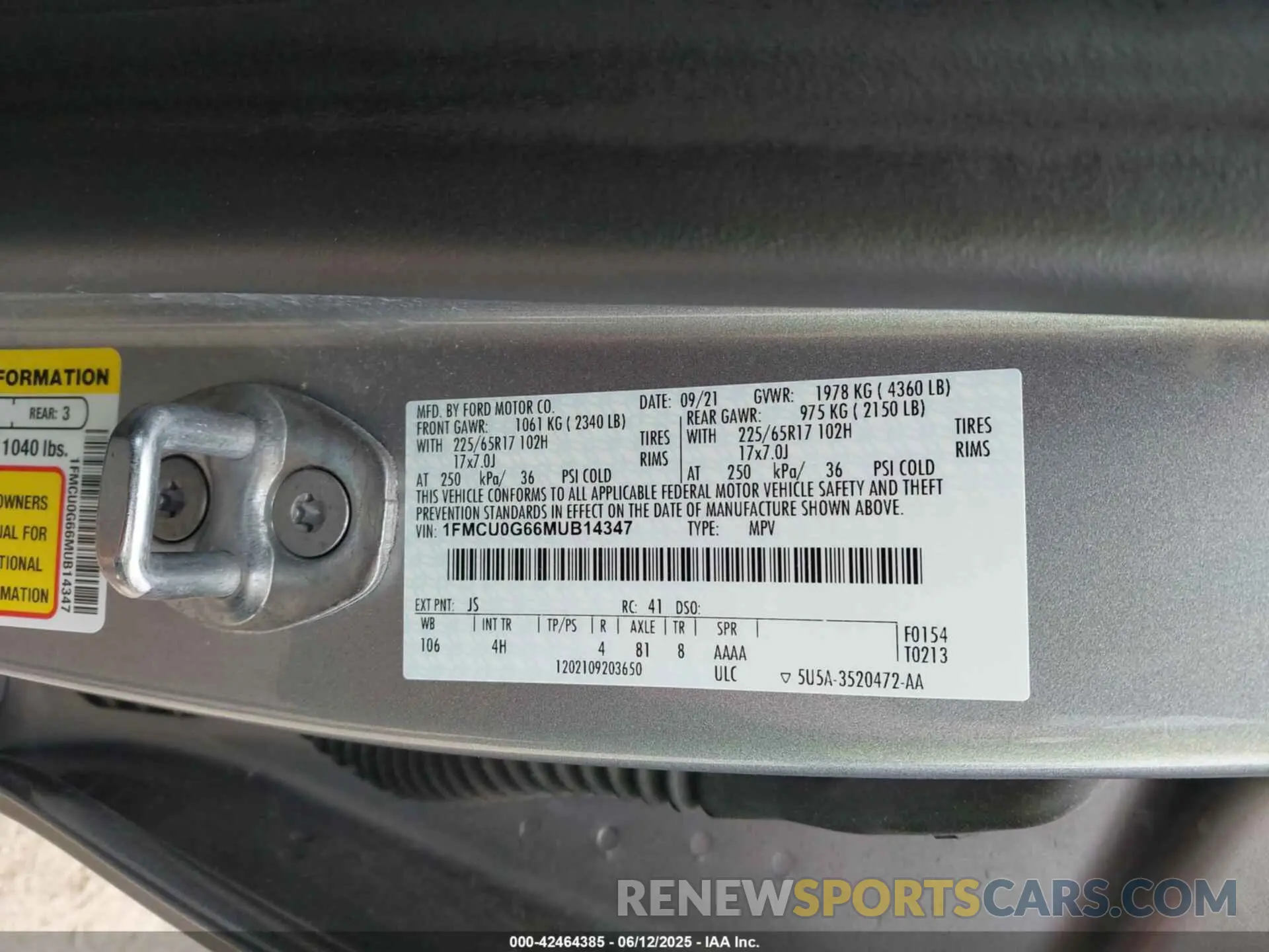 9 Photograph of a damaged car 1FMCU0G66MUB14347 FORD ESCAPE 2021