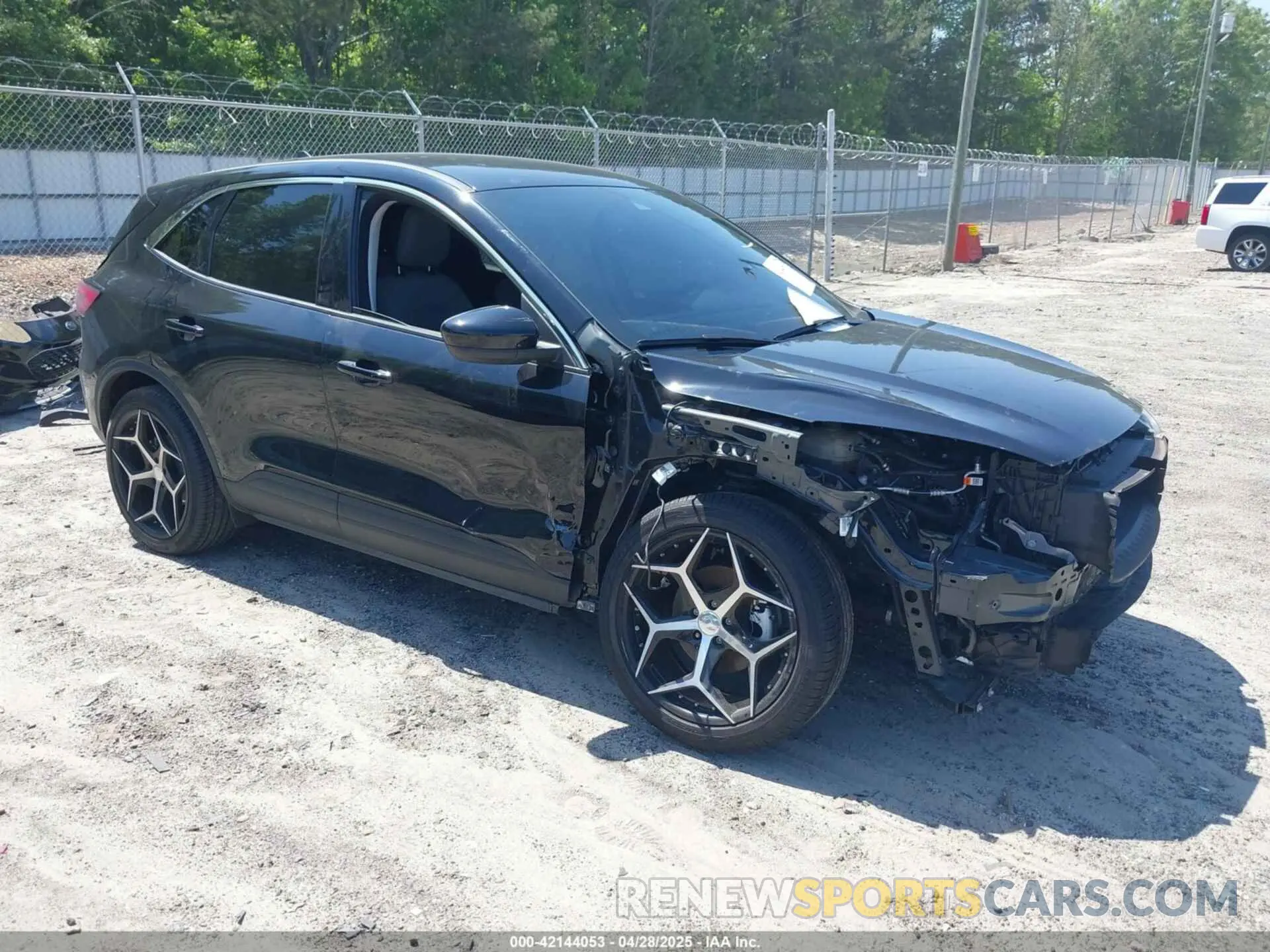1 Фотография поврежденного автомобиля 1FMCU0G66MUB26983 FORD ESCAPE 2021